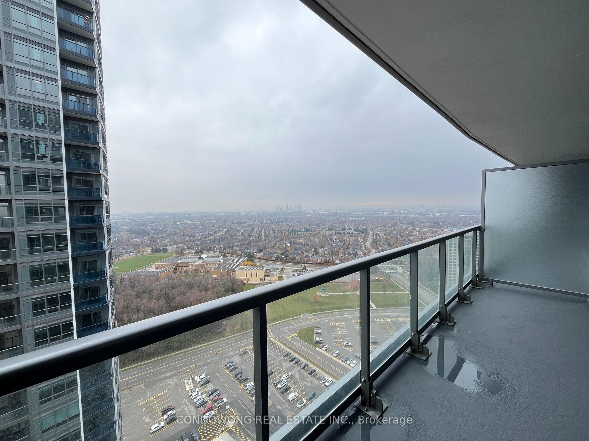 50 Upper Mall Way photo 14