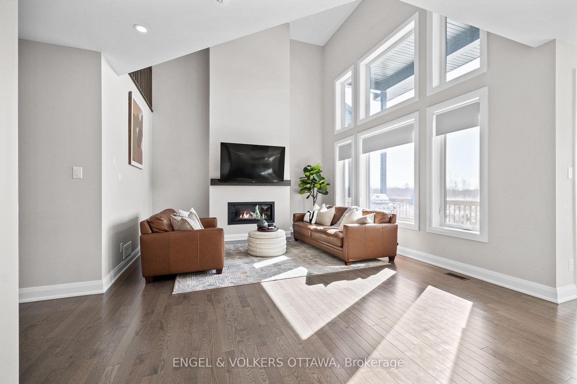 399 Longworth Avenue photo 12