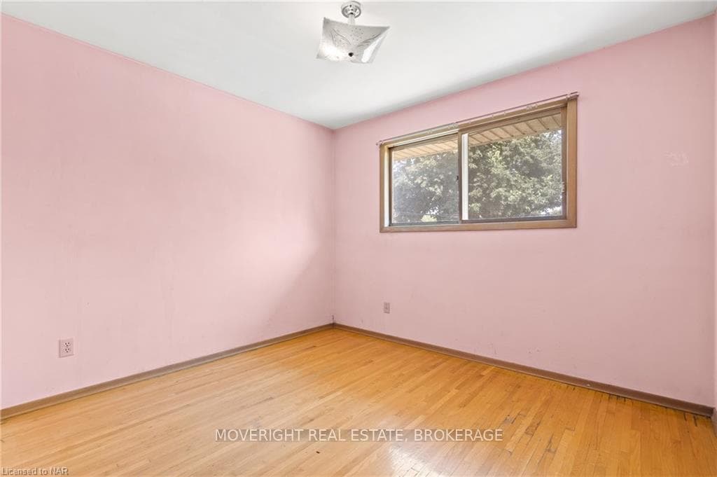 16 REXLEIGH Crescent photo 27