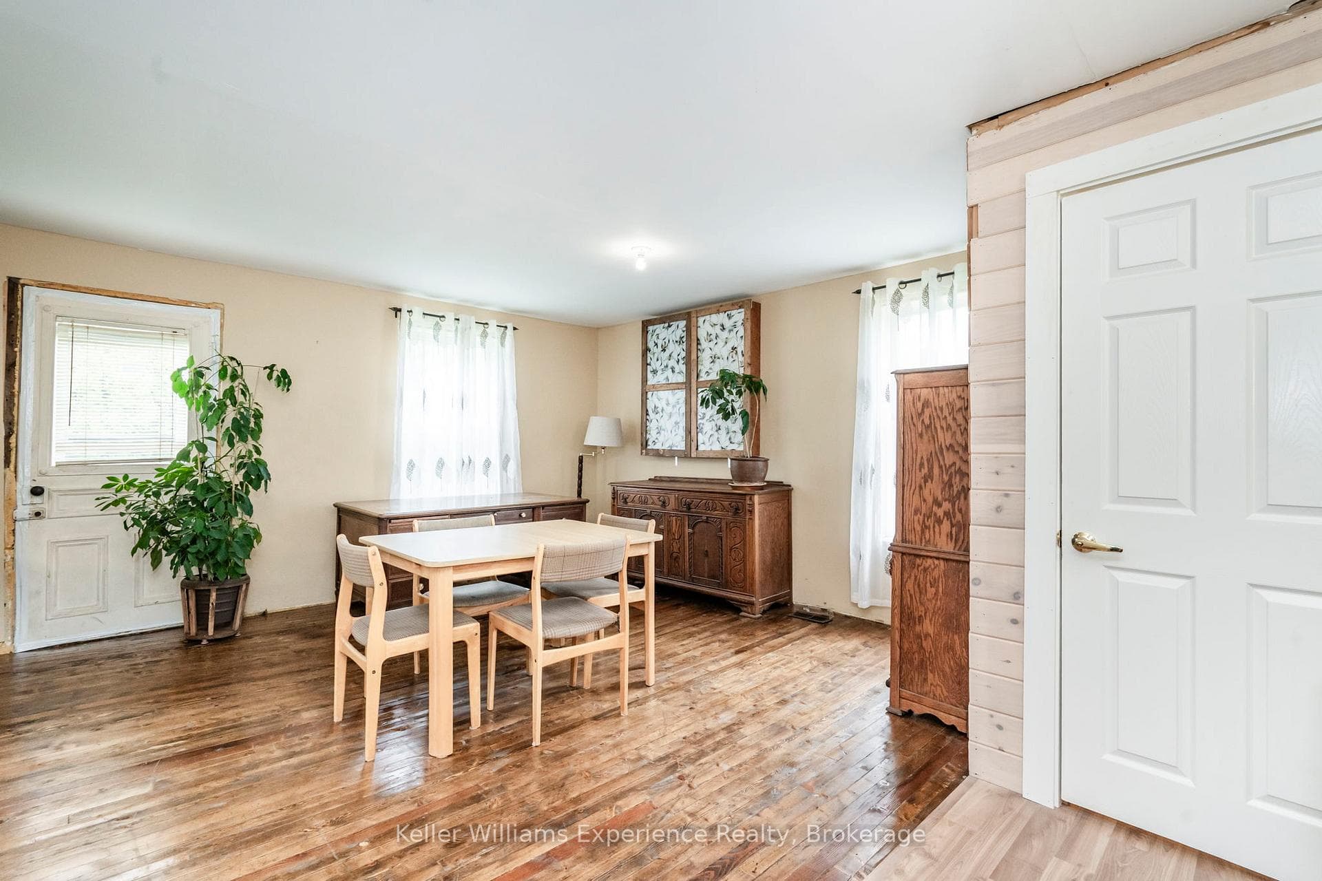 Dining Room Area