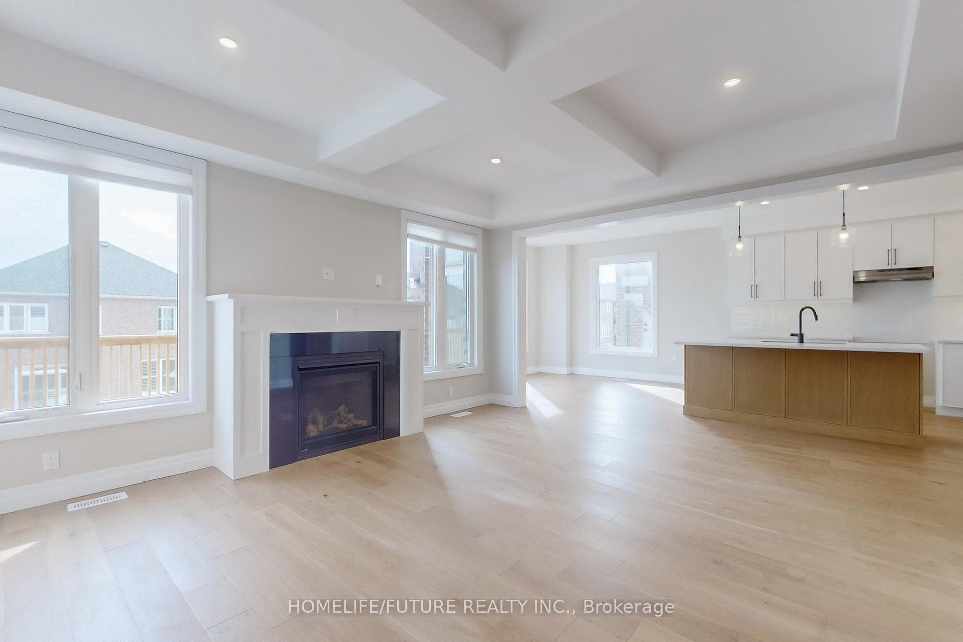 229 O'Neil Street photo 7