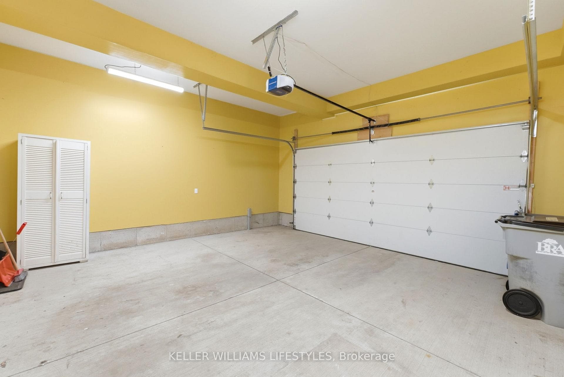140 CRESTVIEW Drive photo 30