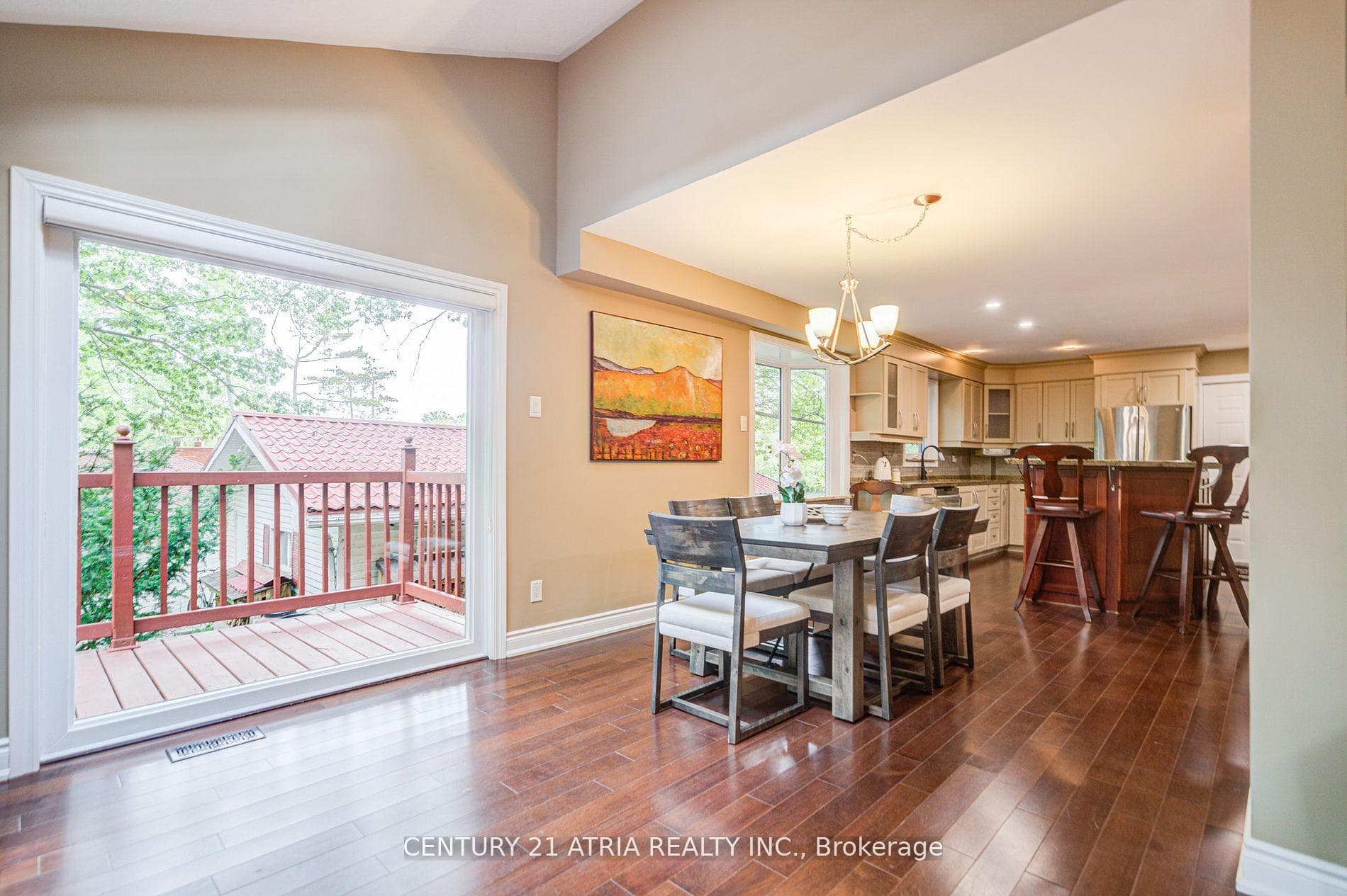 2671 Thickson Road photo 13
