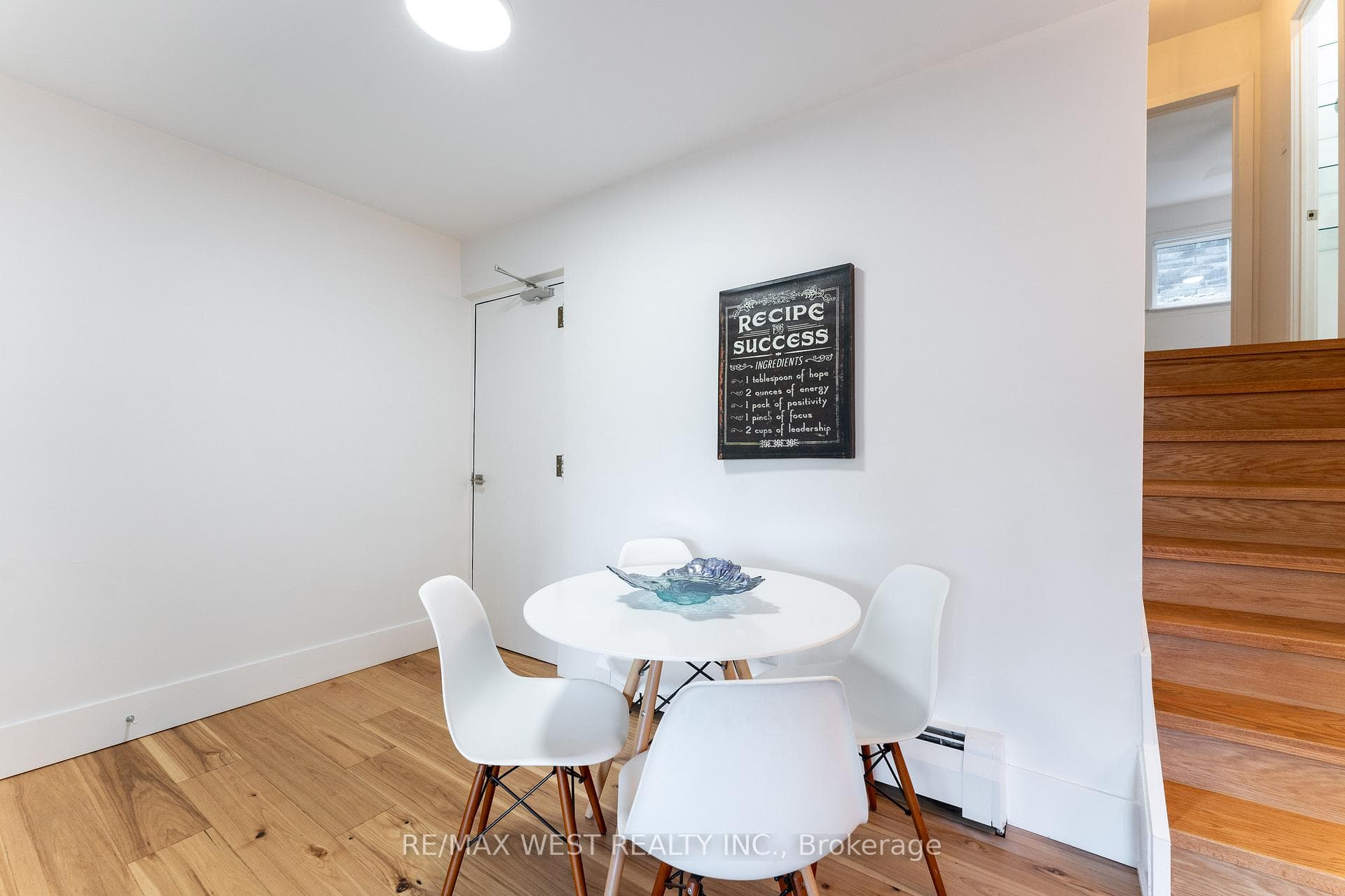 1024 Davenport Road photo 12