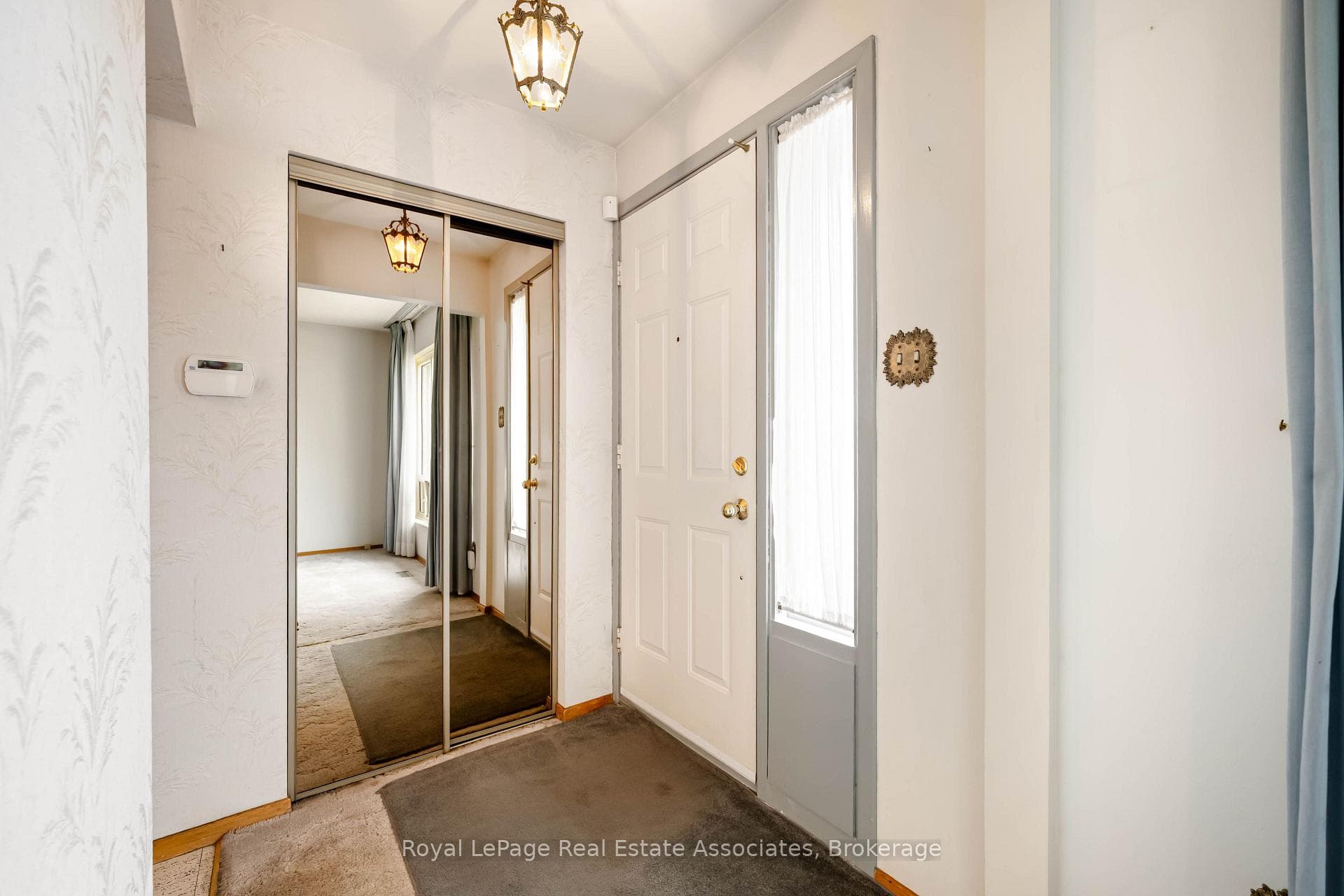 256 Archdekin Drive photo 7