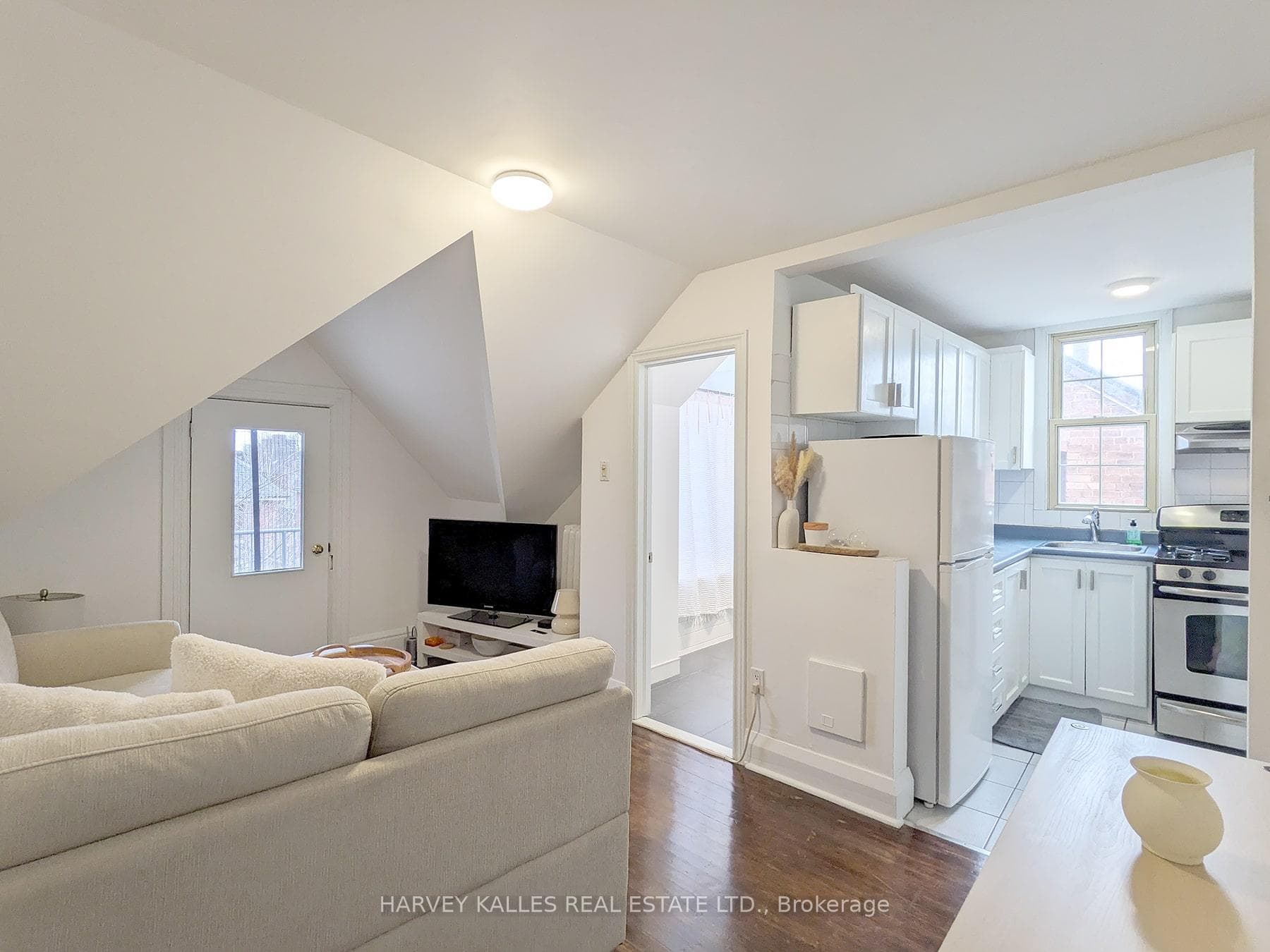 107 Concord Avenue Unit 3A photo 3
