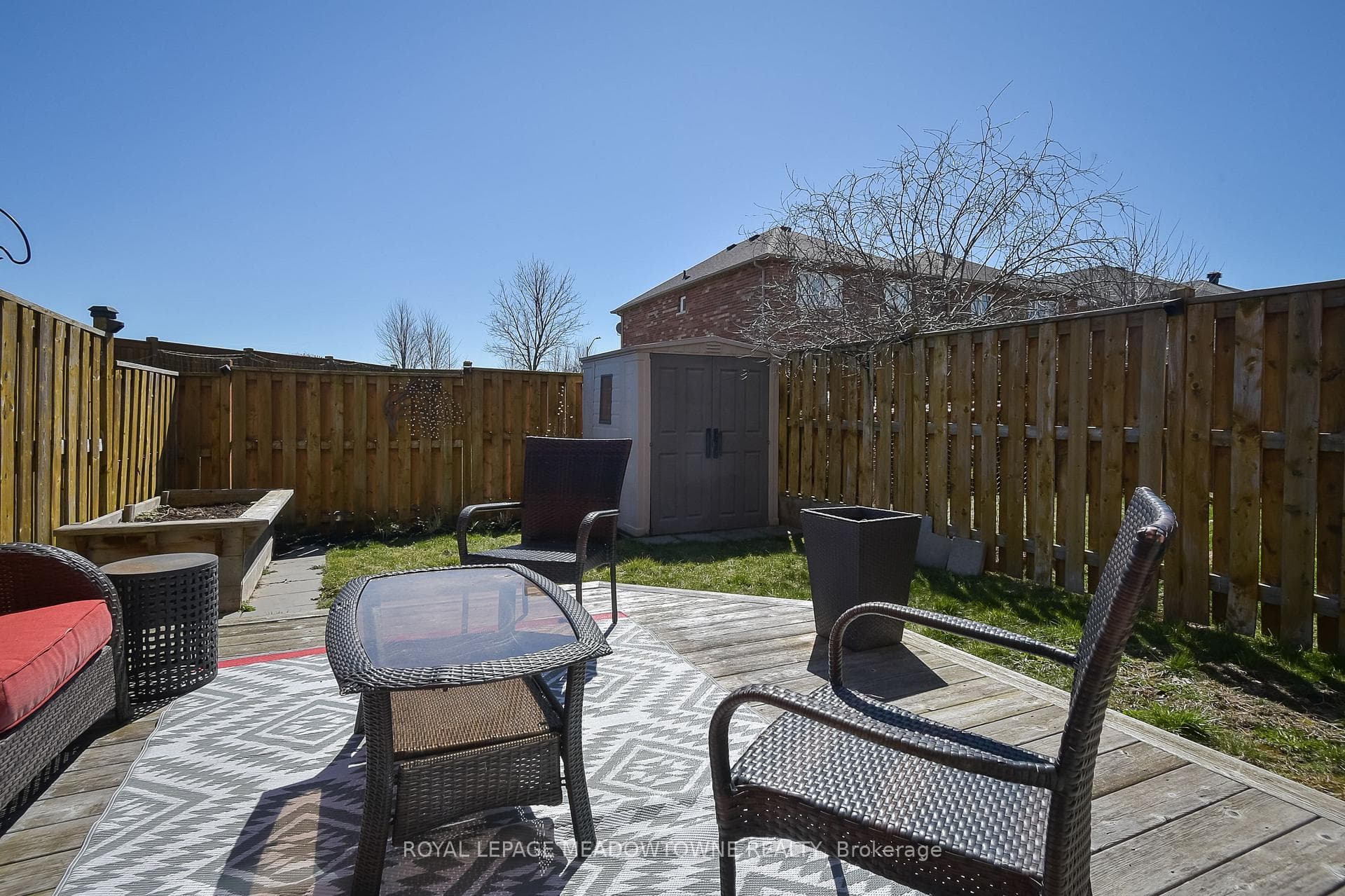 51 Mowat Crescent photo 35