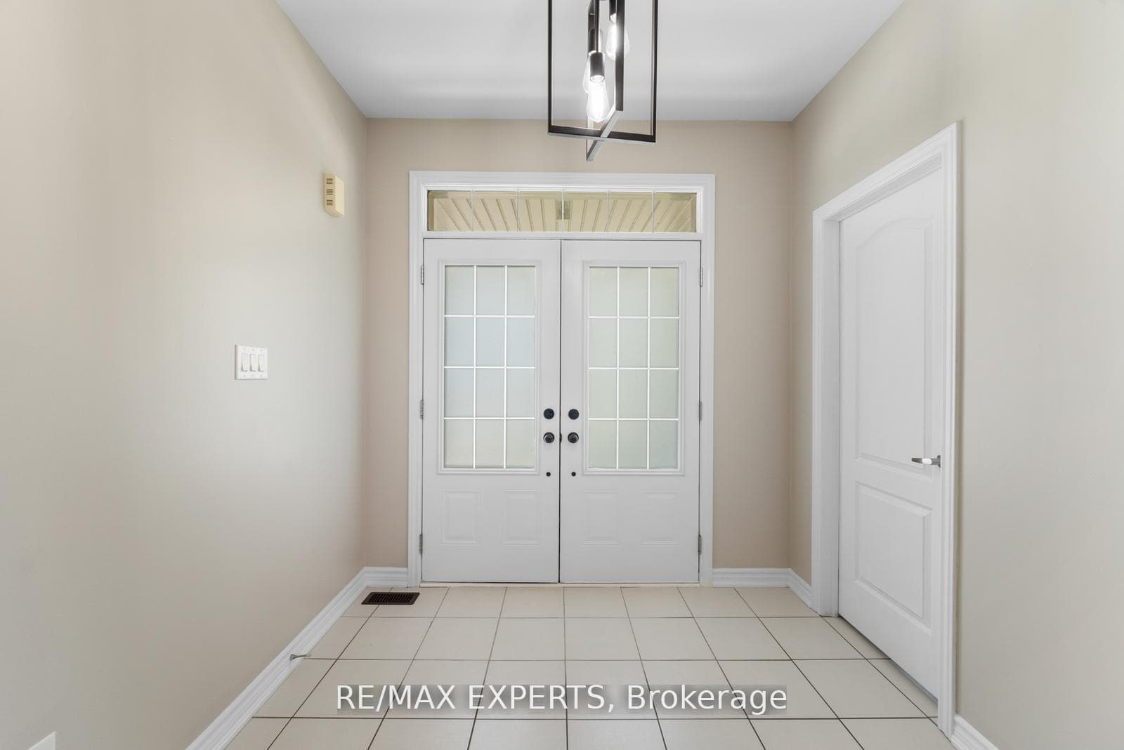 2144 Dale Road photo 5