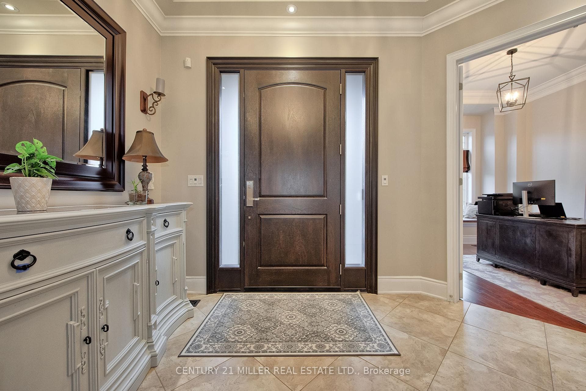 2334 Rideau Drive photo 3