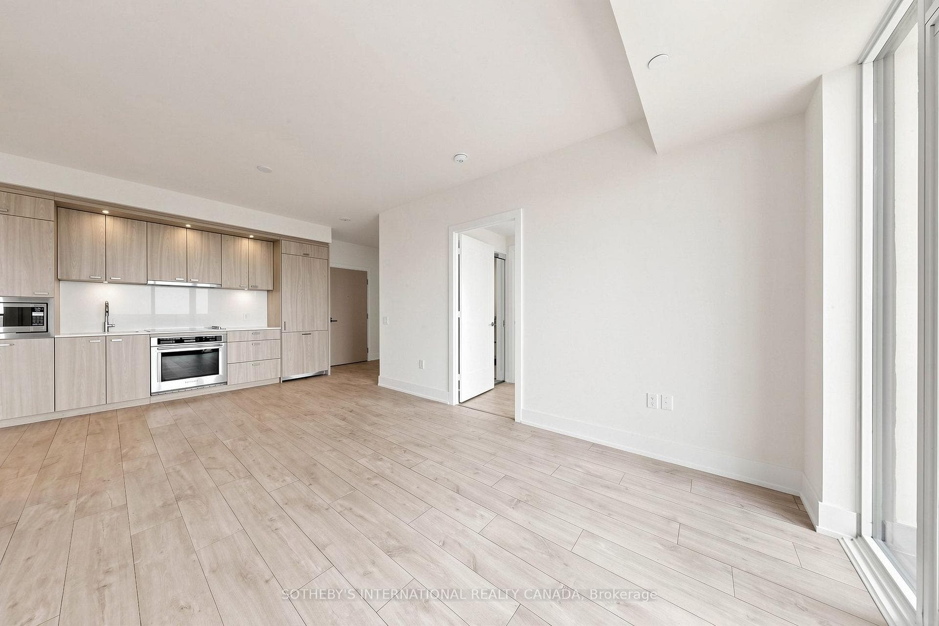 858 Dupont Street Unit 834 photo 10