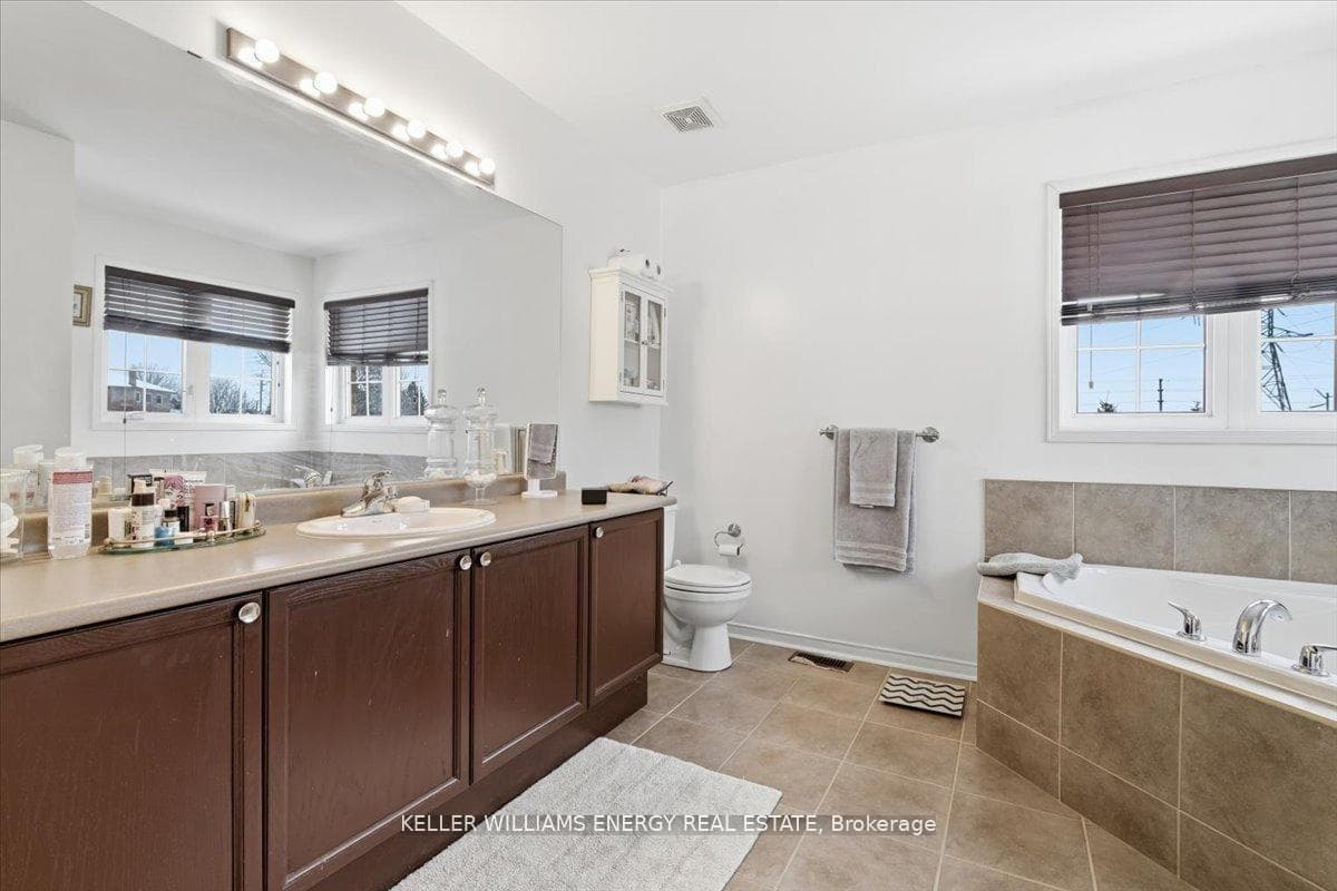 66 Oceanpearl Crescent photo 38