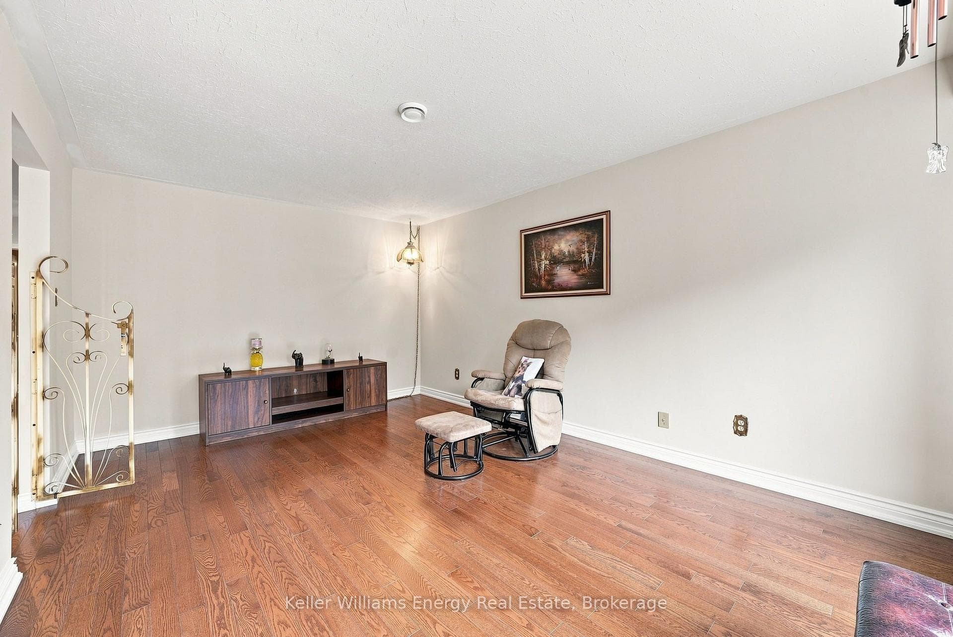 510 Charrington Avenue photo 18