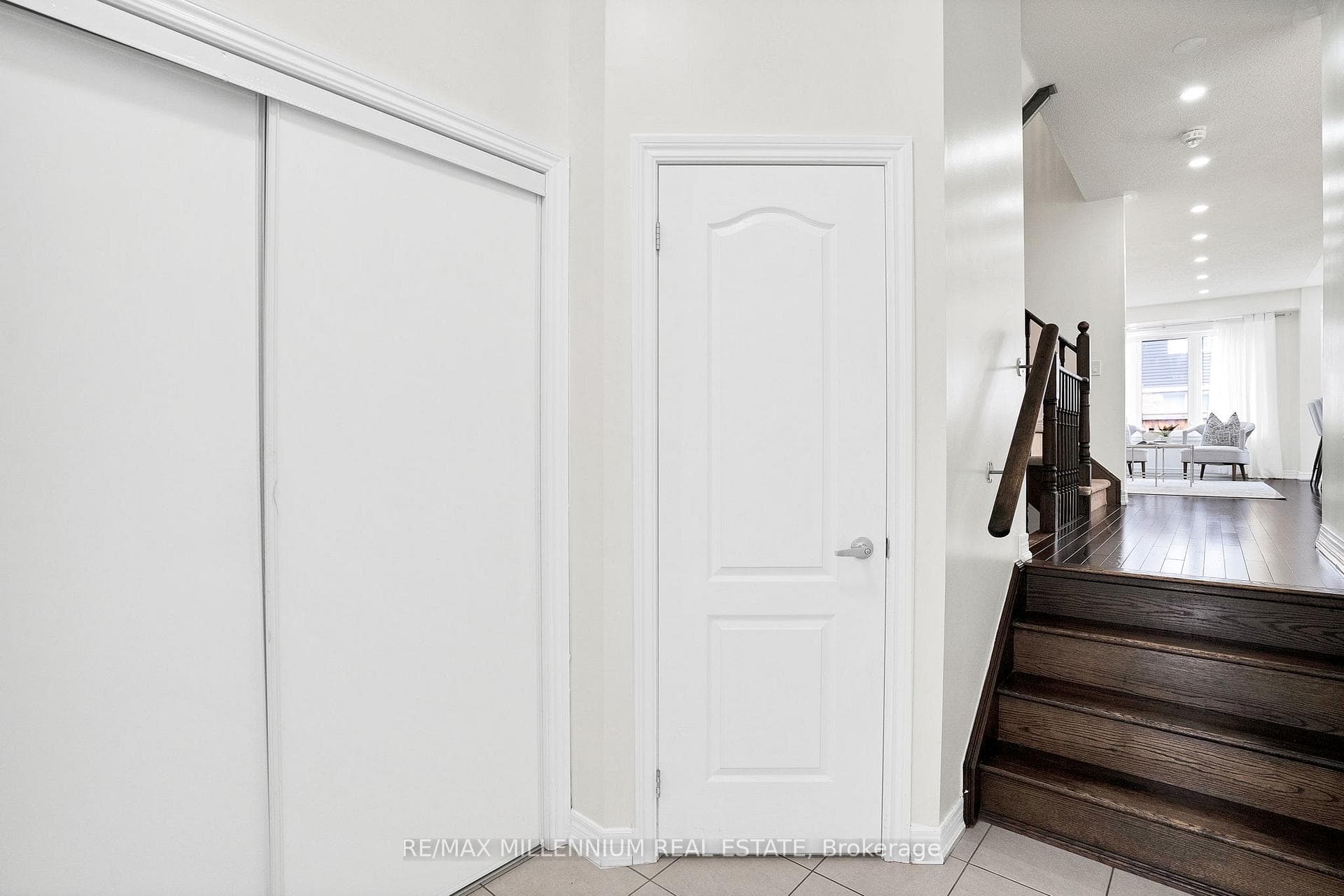2403 Hill Rise Street photo 3