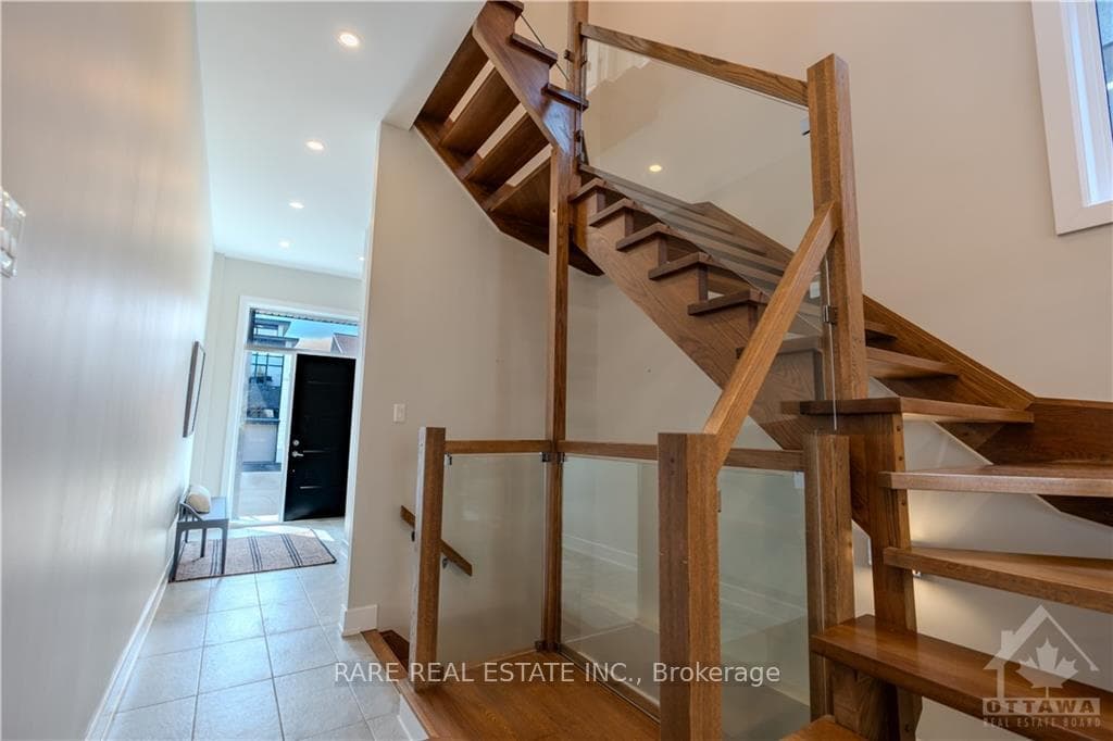 223 ROYAL Avenue photo 13