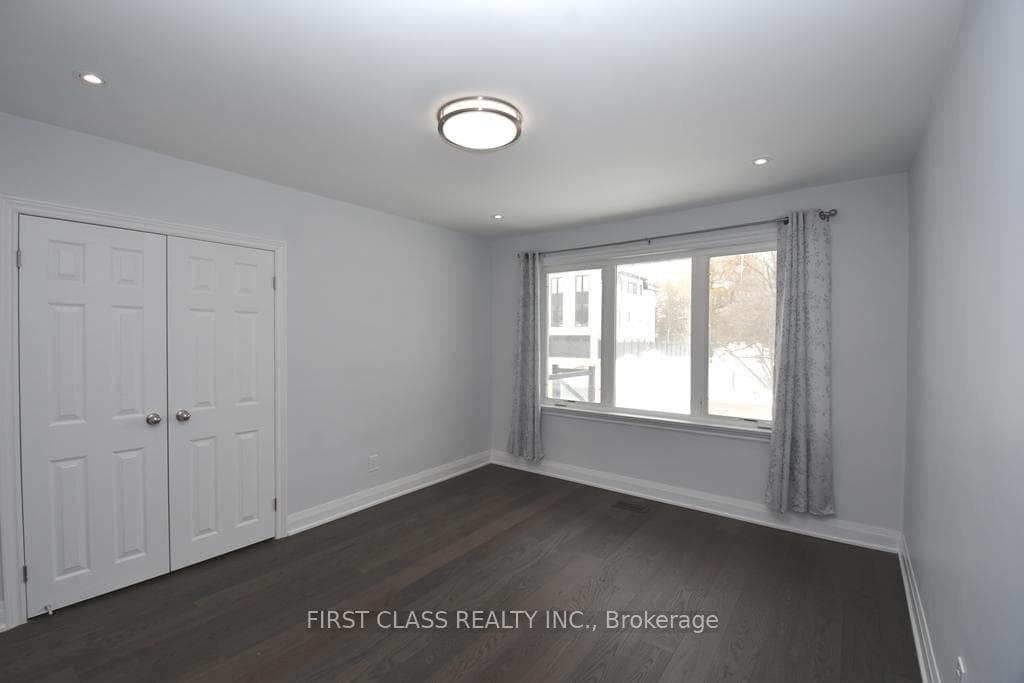 113 Holcolm Road Unit Main photo 12