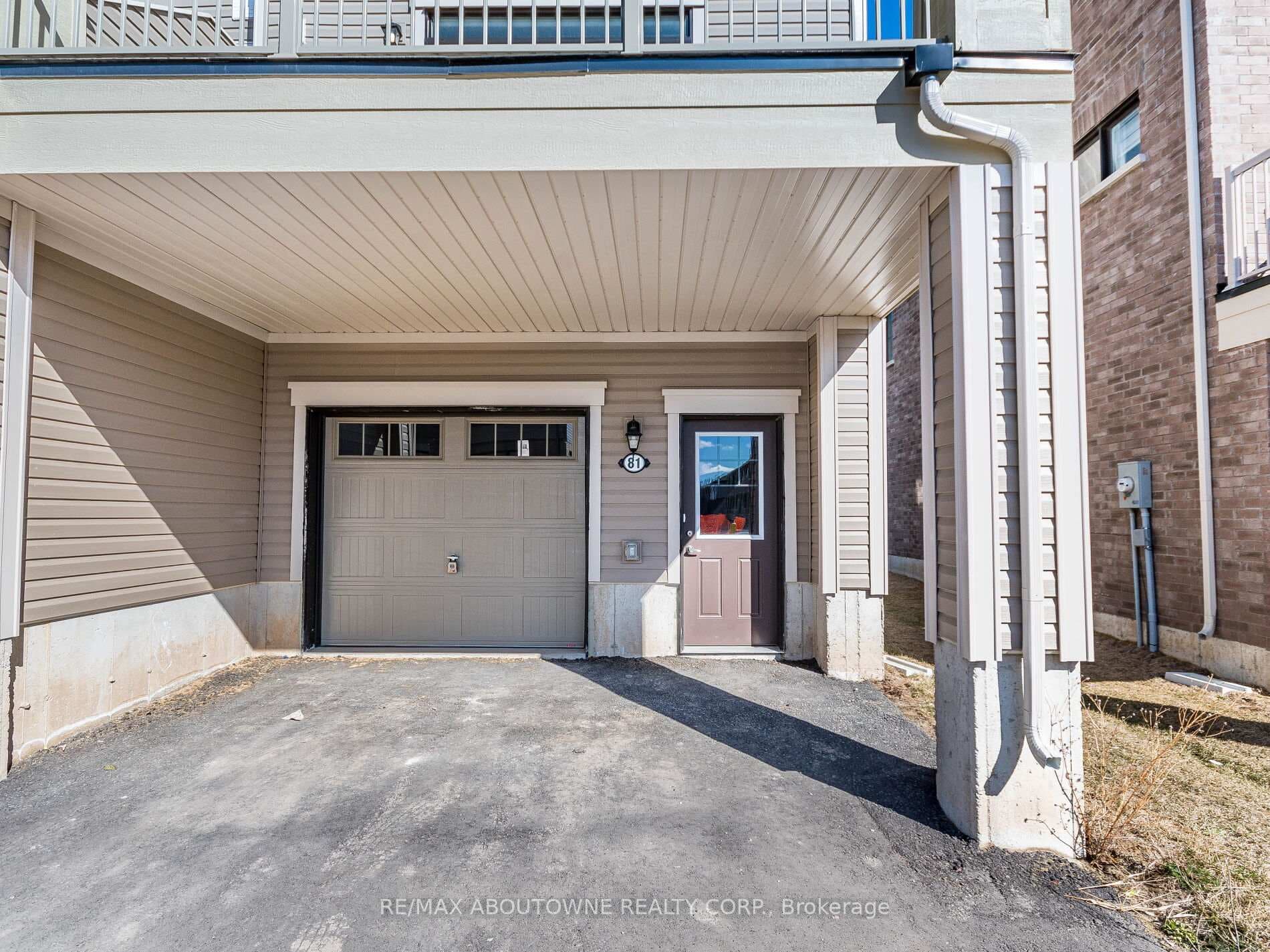 81 Melody Lane photo 2