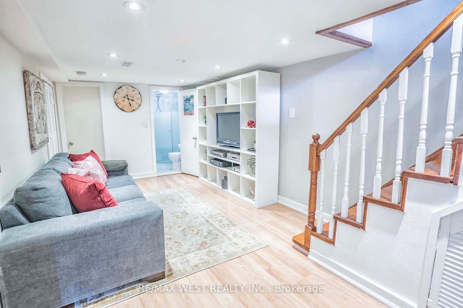 106 Sellers Avenue photo 24