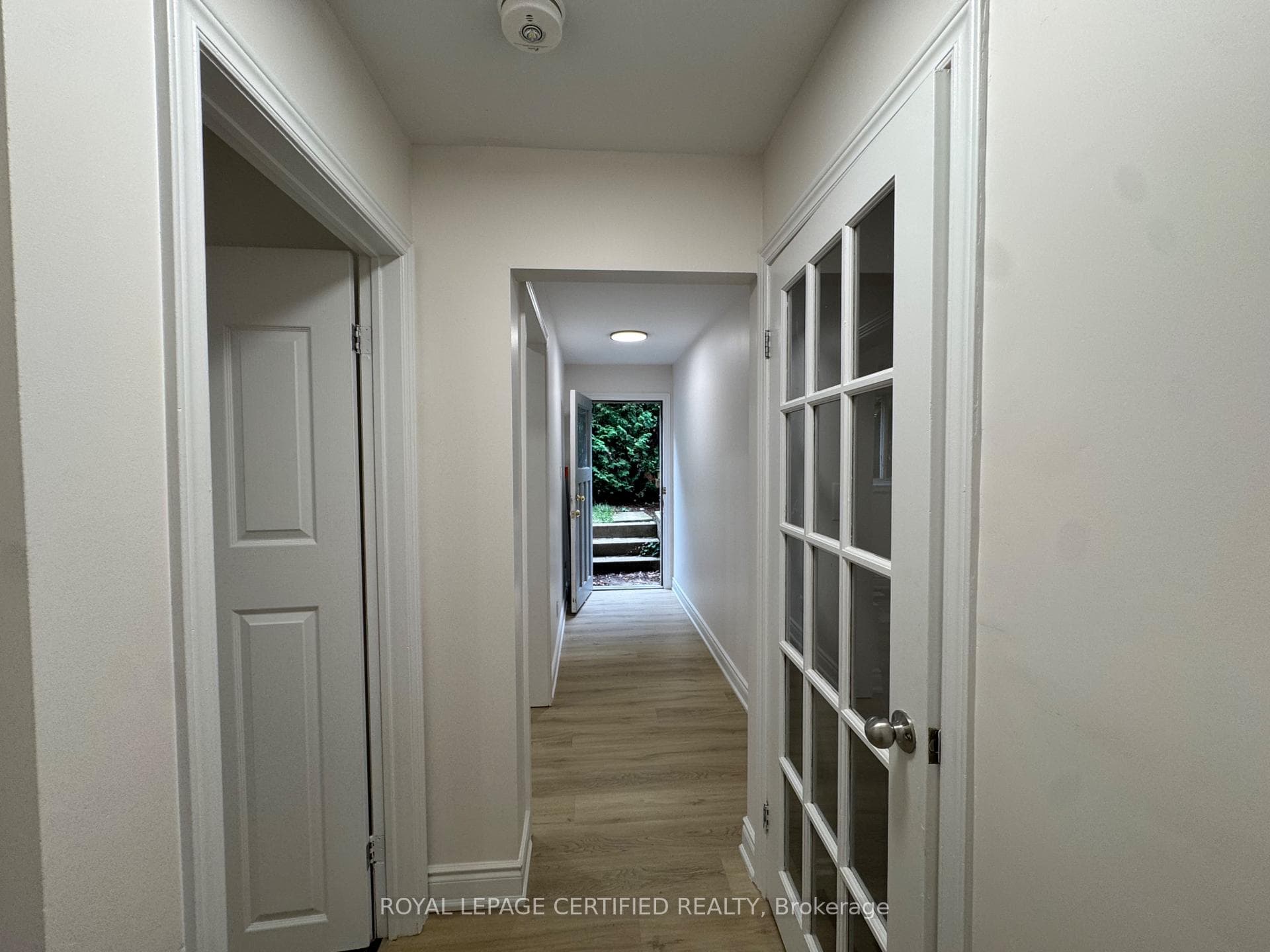 2069 Thornlea Drive Unit SIDE SECOND UNIT photo 17