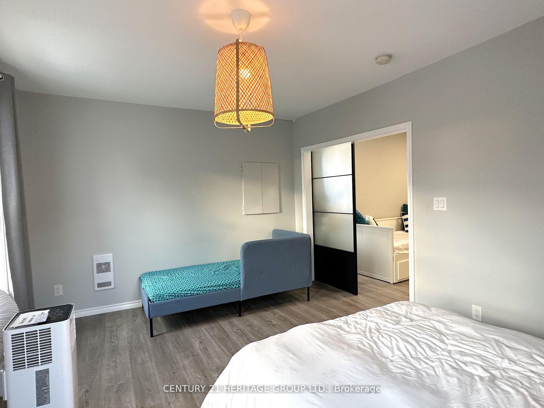 5002 Victoria Avenue photo 37