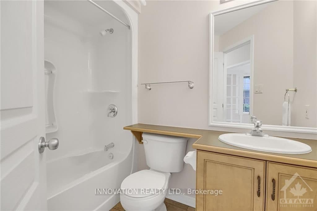 8 VEZINA Place photo 17