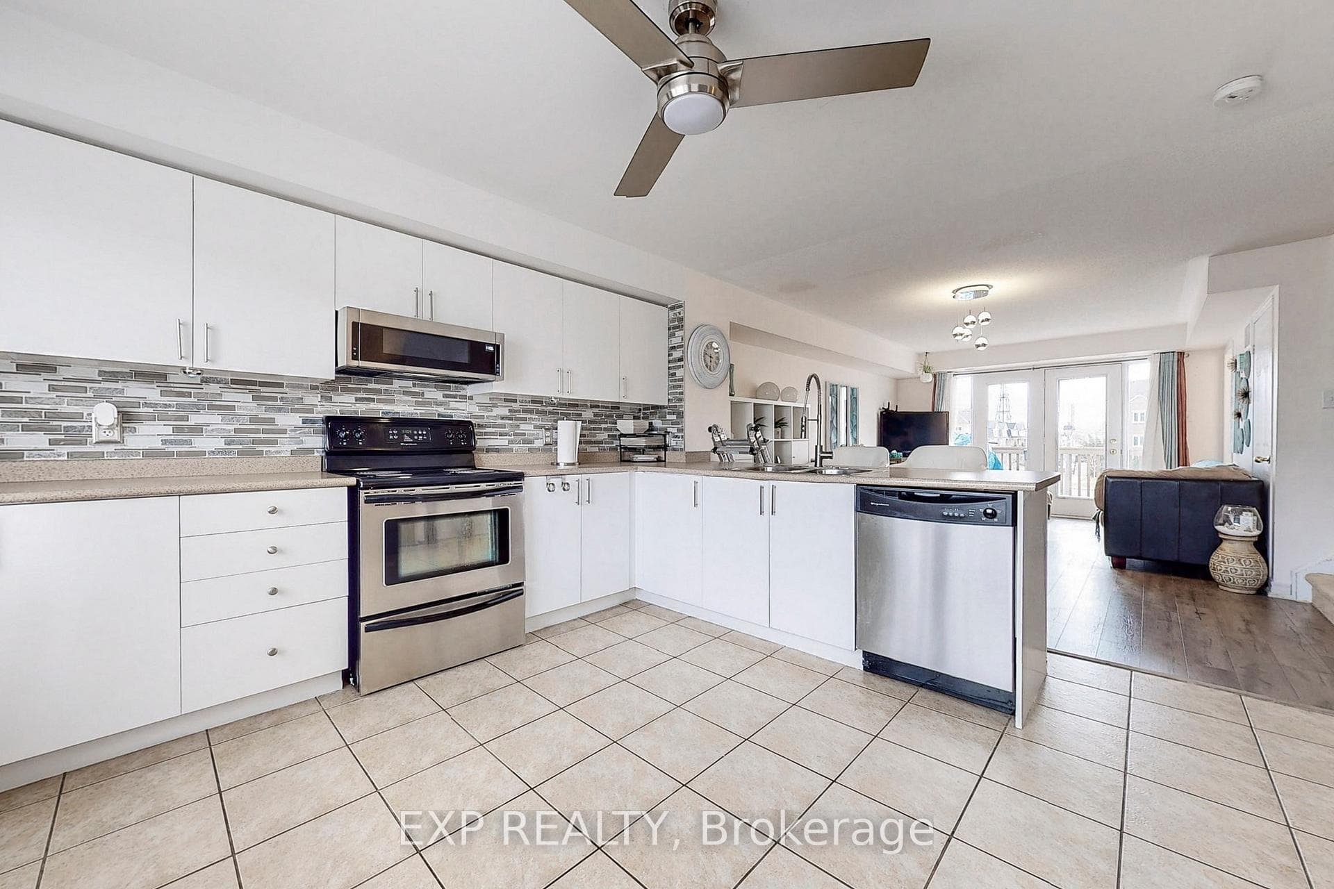 3088 Eglinton Avenue Unit 84 photo 8
