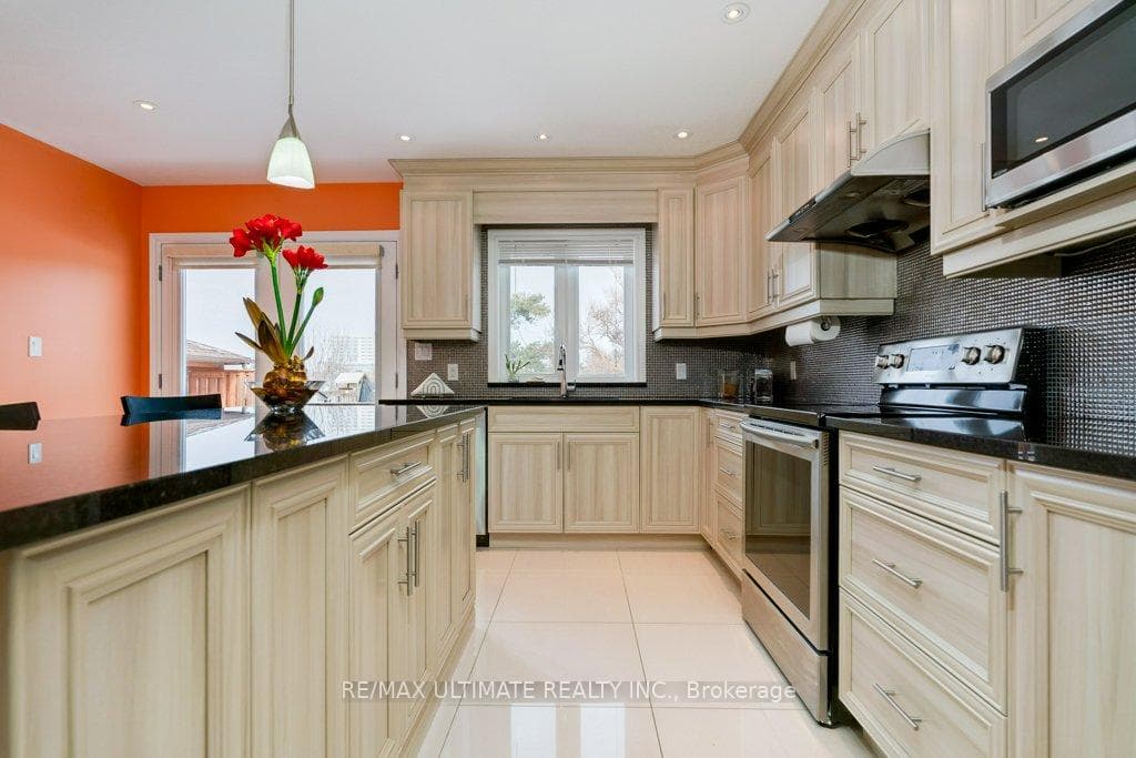 20 Grovedale Avenue photo 12
