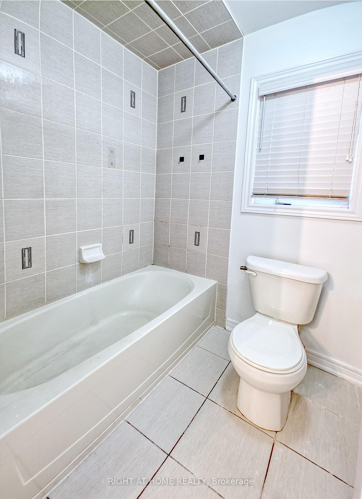68 Elmcrest Drive photo 24
