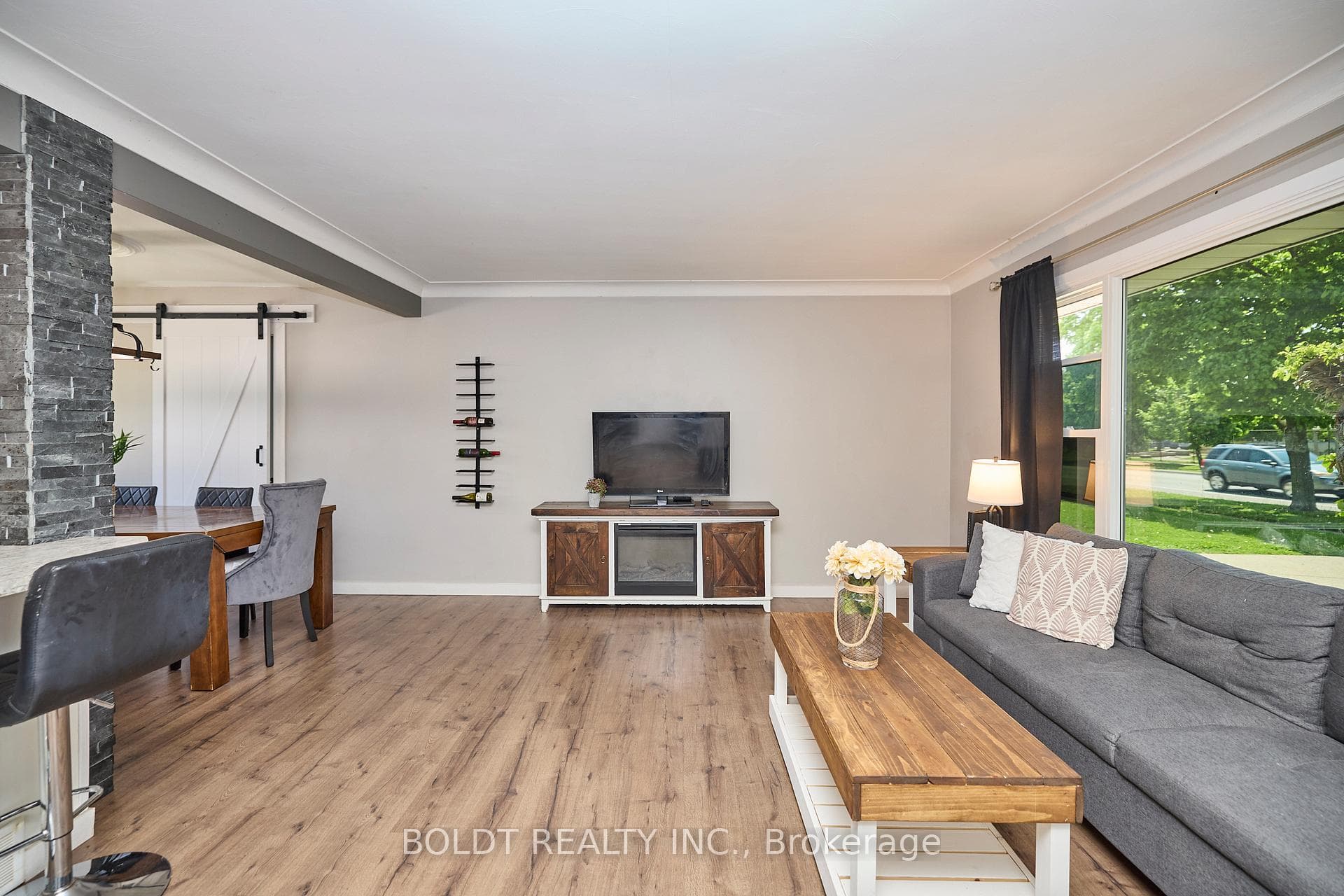 552 Lake Street photo 7