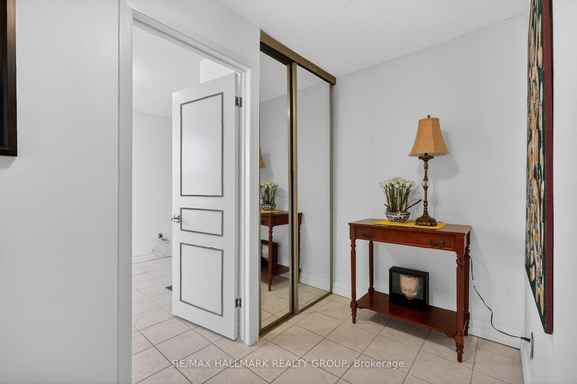 1111 Ambleside Drive Unit 13 photo 3