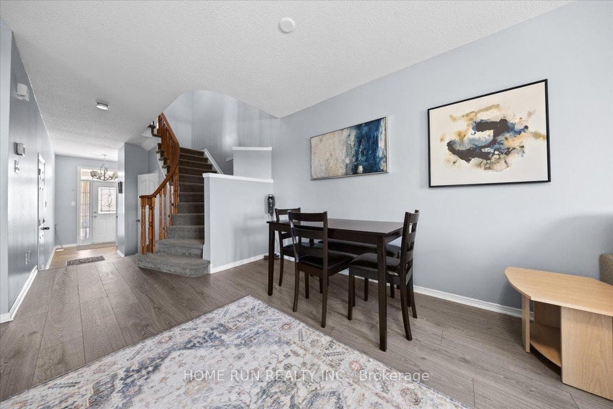 113 Gray Crescent photo 7