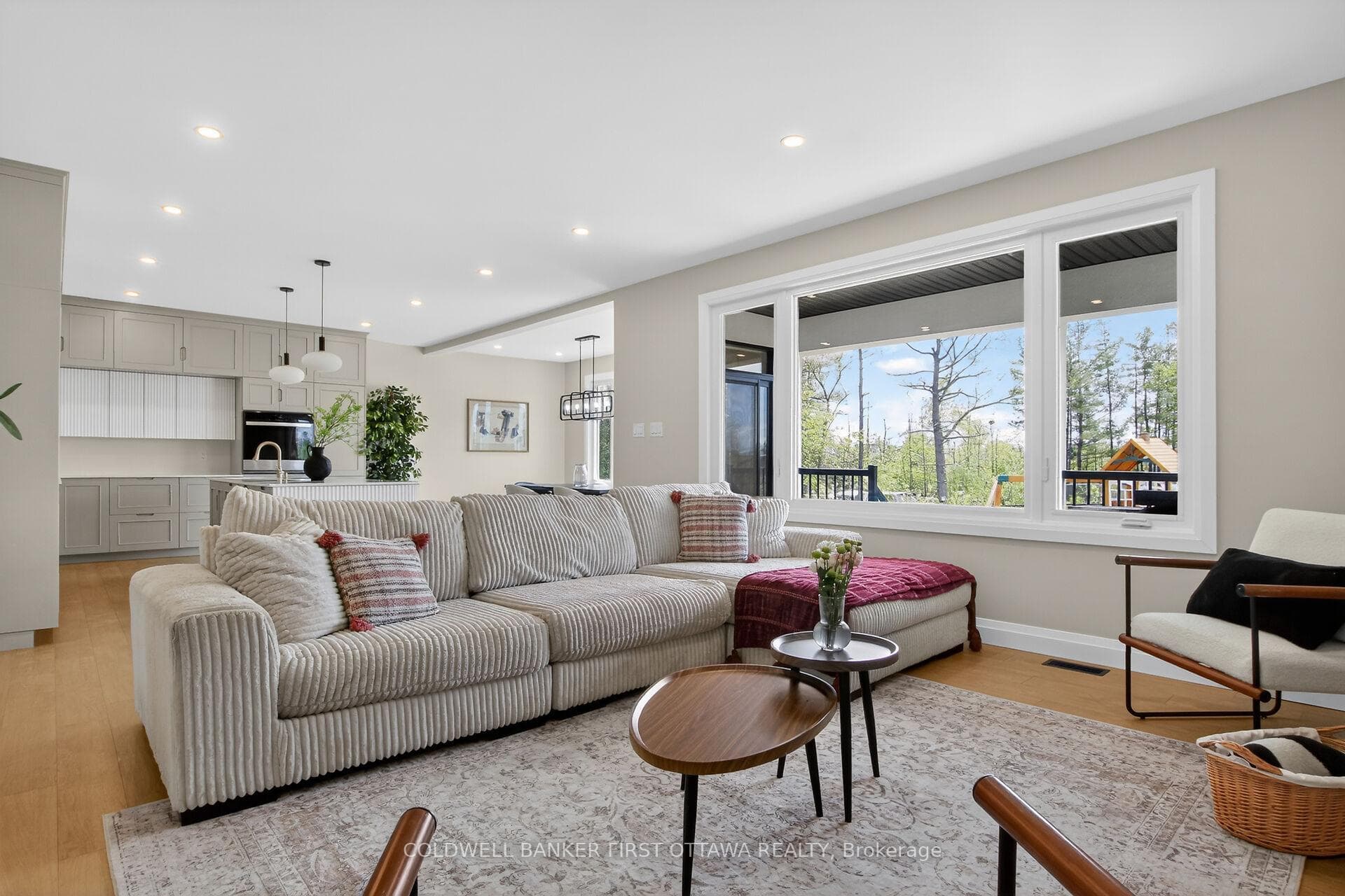 207 Owen Lucas Street photo 10