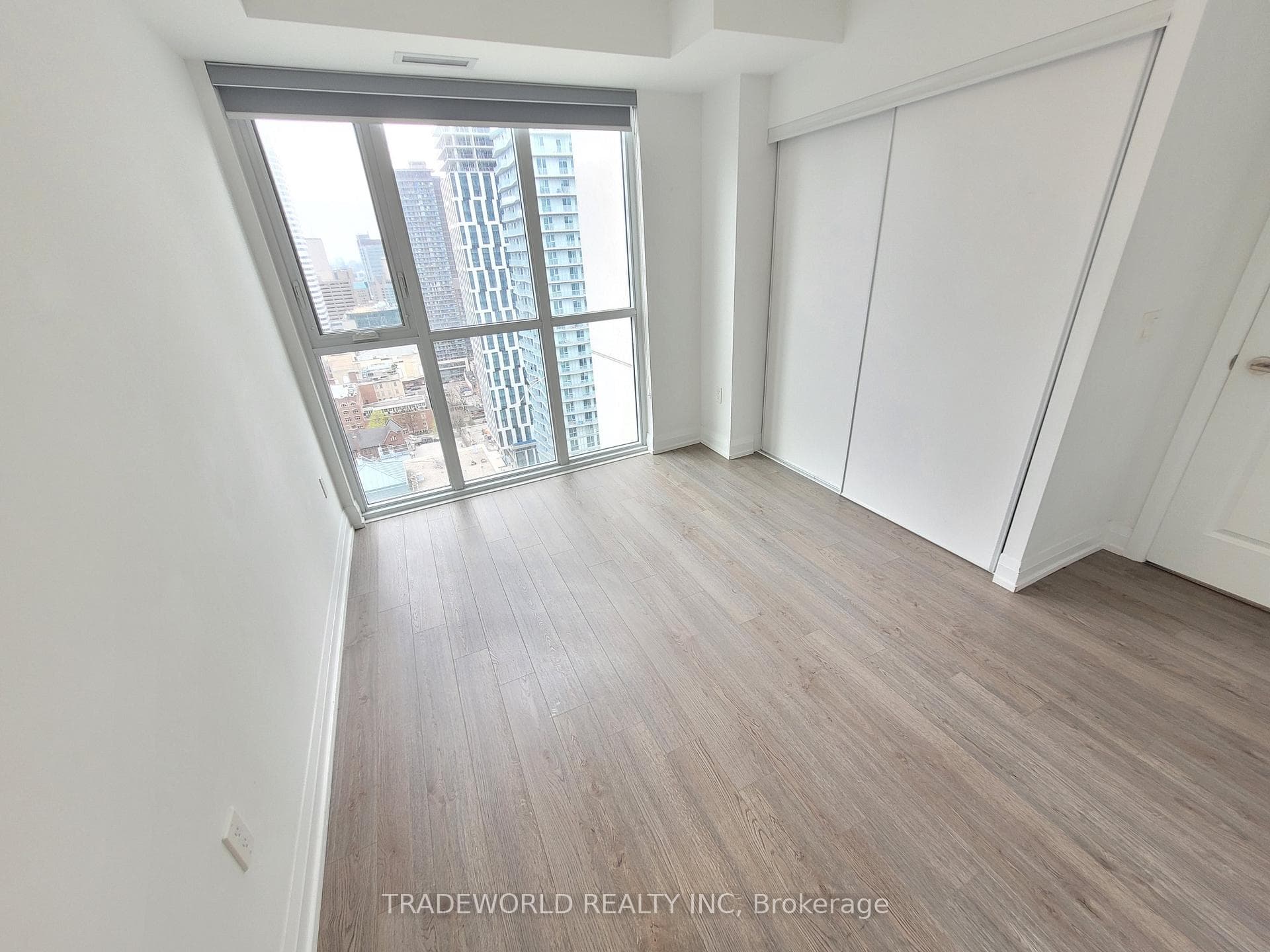 77 Mutual Street Unit 2705 photo 9