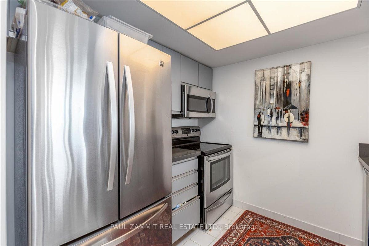 7805 Bayview Avenue Unit 526 photo 15