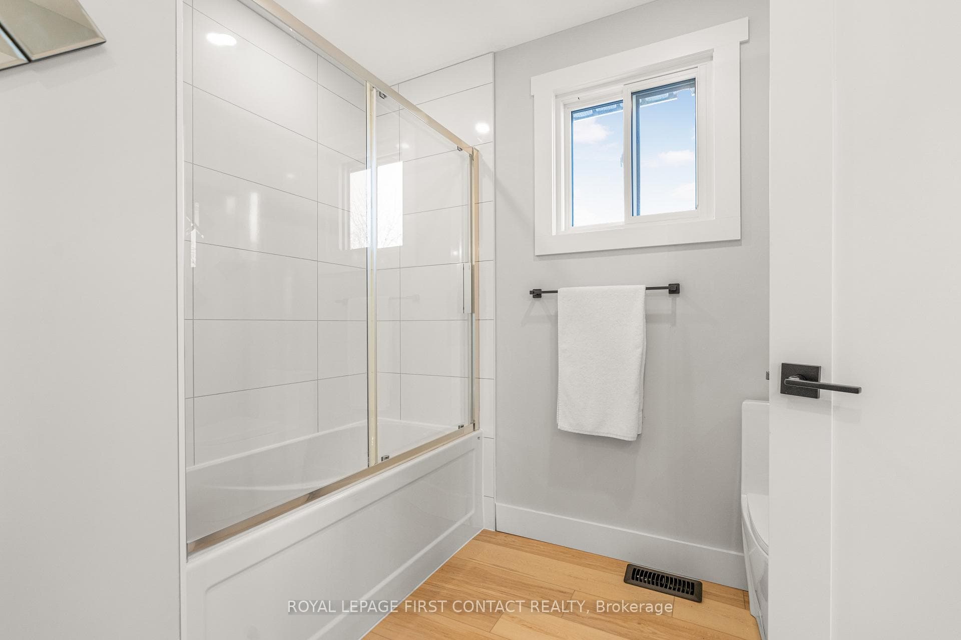 75 Cundles Road photo 16