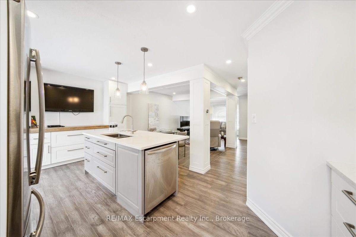 779 Hyde Road photo 19