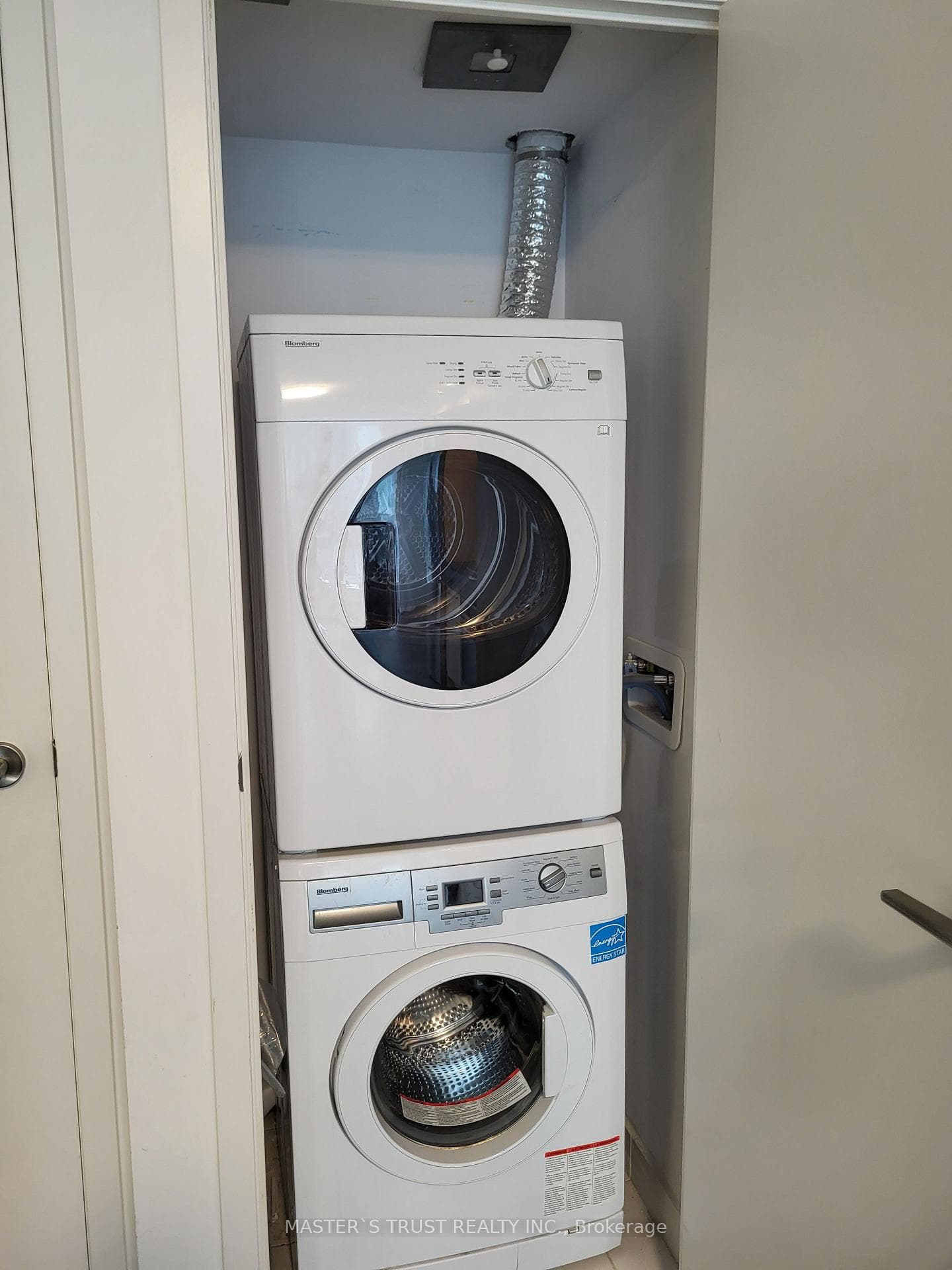 68 Shuter Street Unit 1106 photo 10
