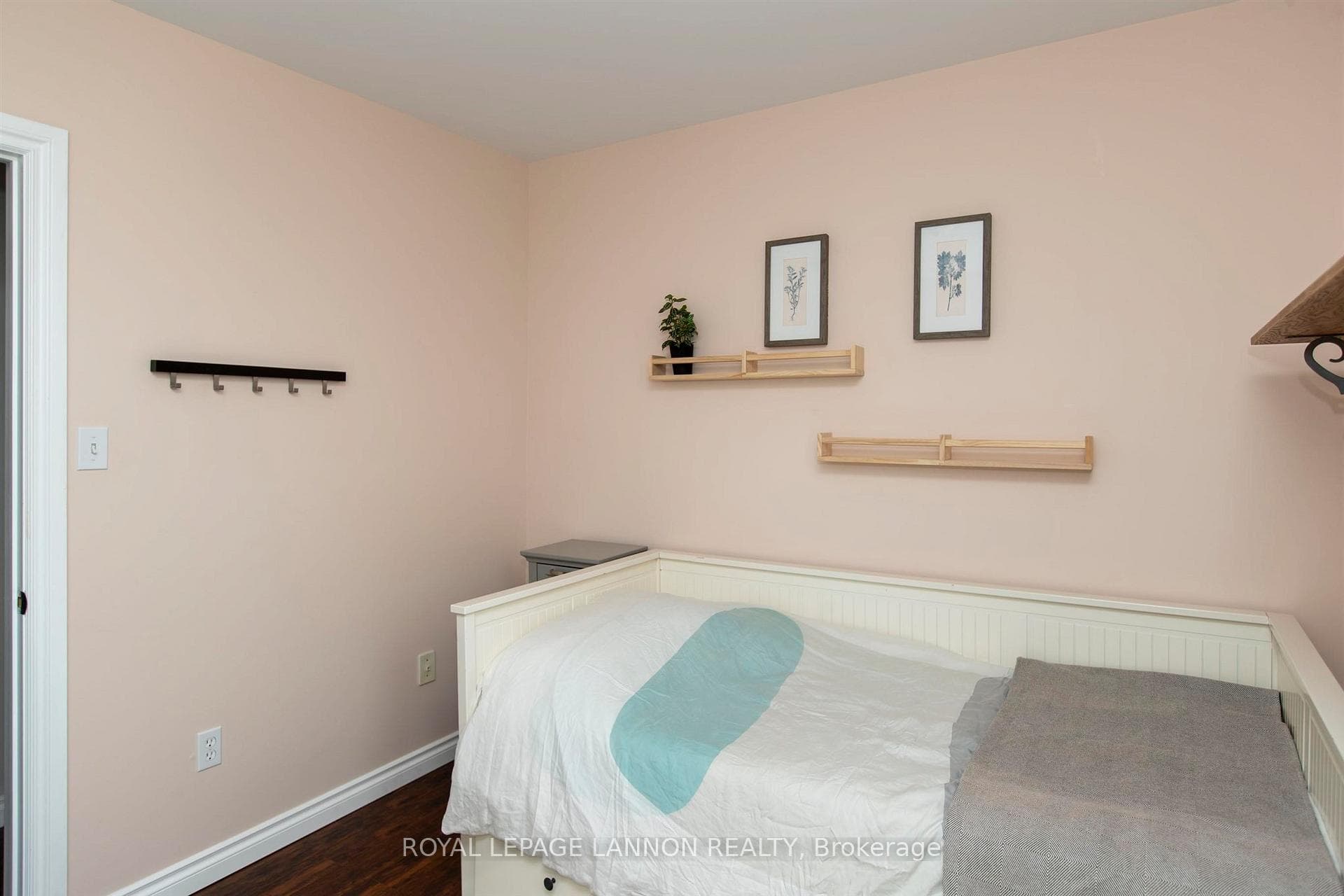 105 Peter Street photo 19