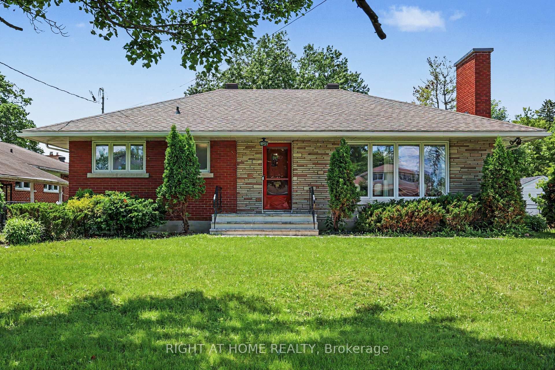 1640 FISHER Avenue photo 1