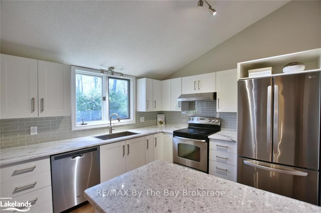 39 TRILLIUM Court photo 17