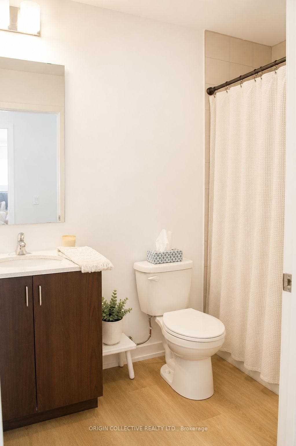430 Essa Road Unit 206 photo 13
