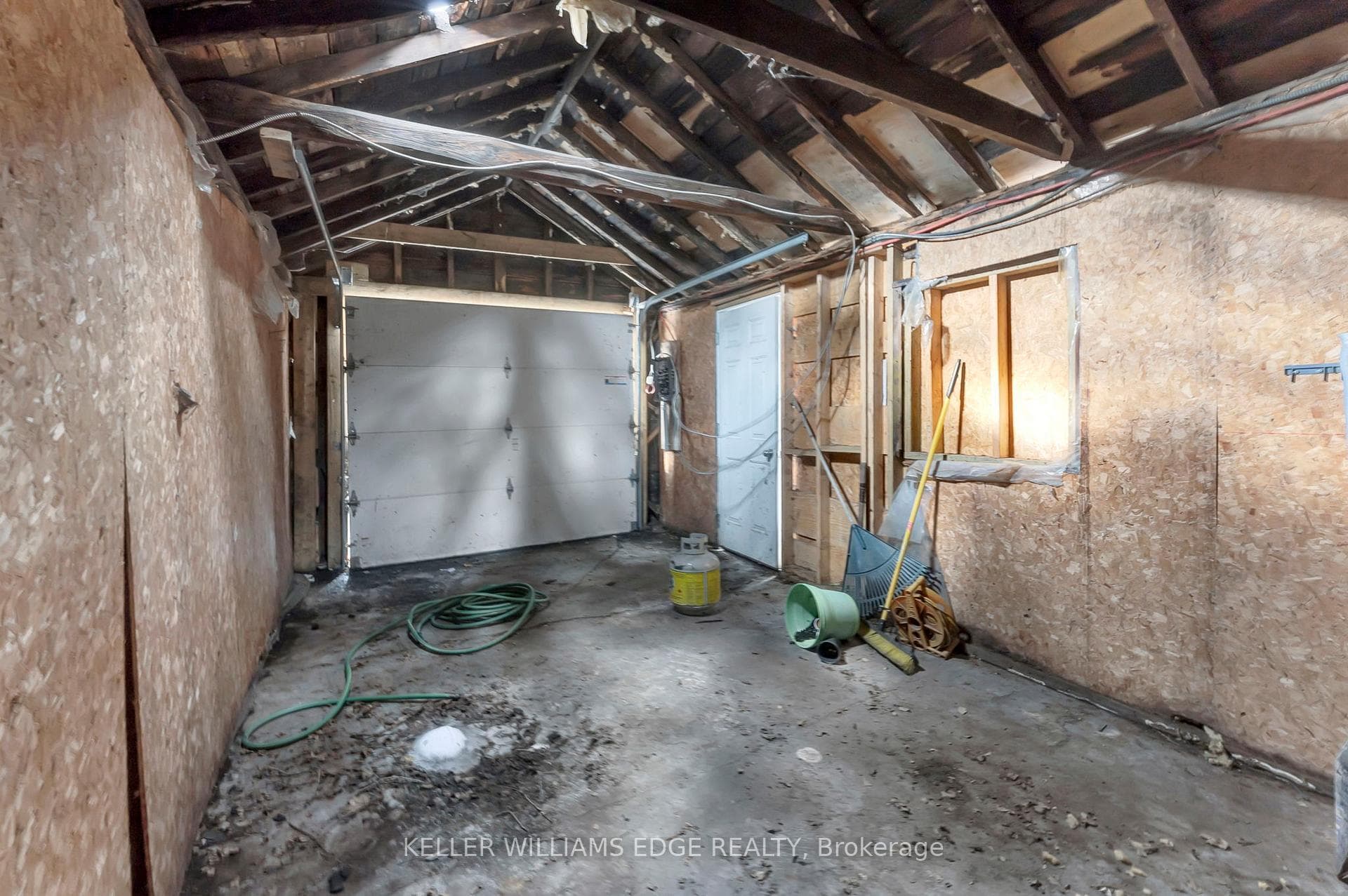 120 Barons Avenue photo 32
