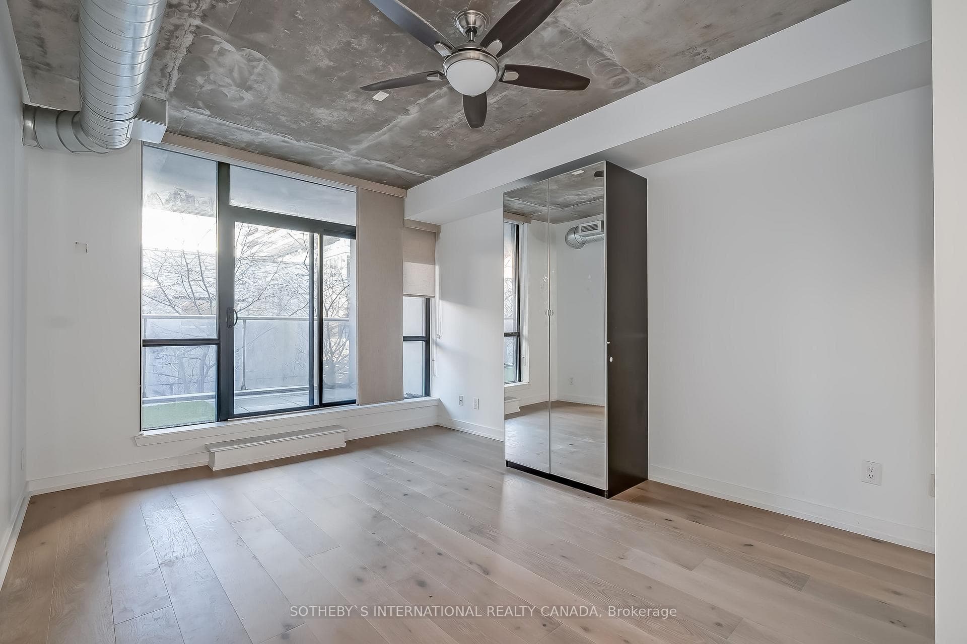 62 Niagara Street Unit 219 photo 10