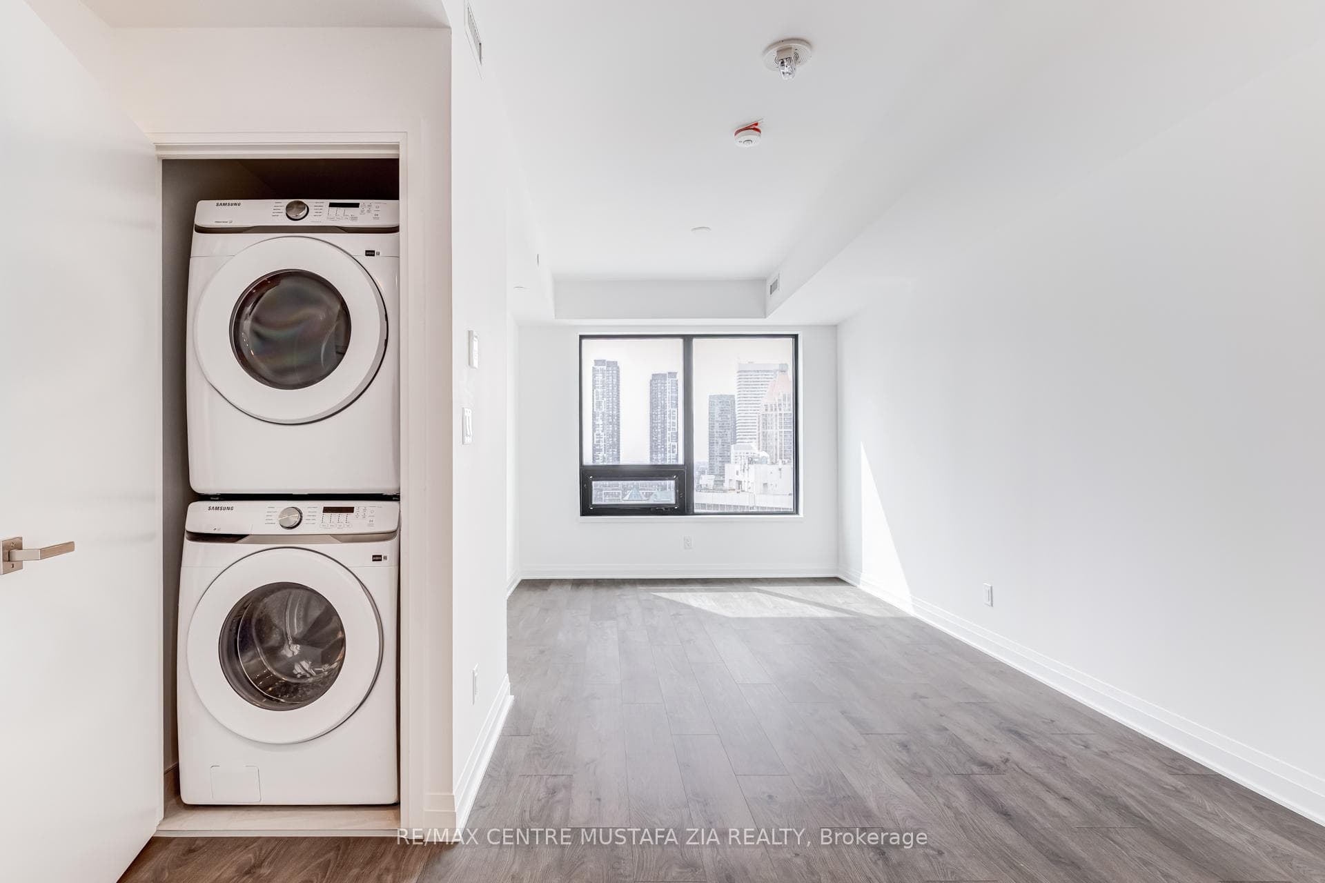 4015 The Exchange N/A Unit 1505 photo 18