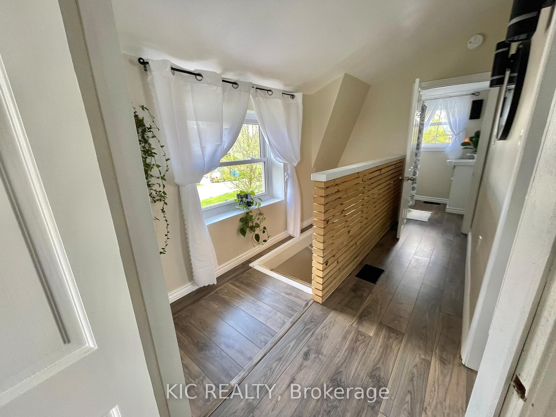 668 Church Street photo 17