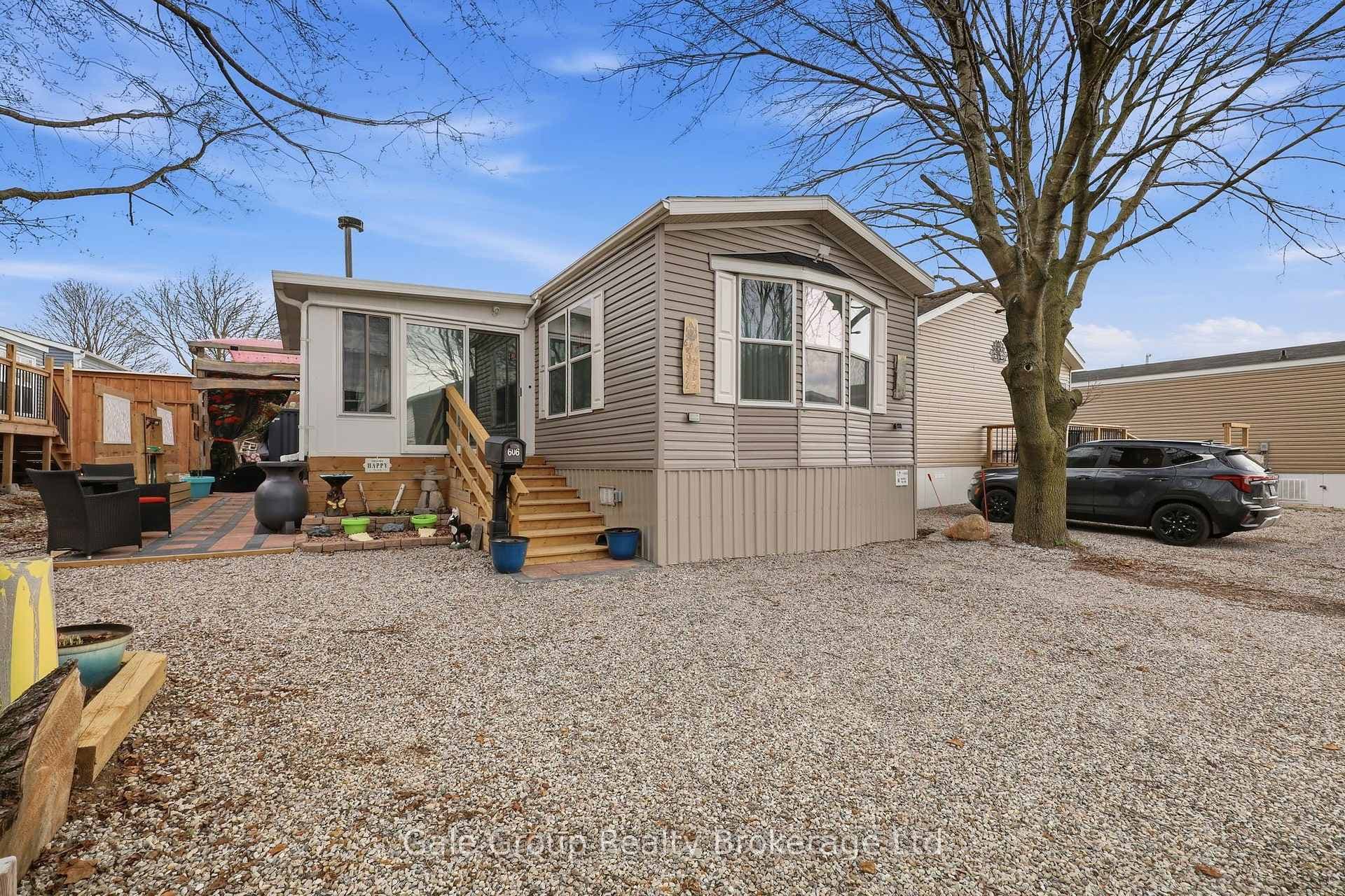 99 Fourth Conc Road Unit 606 photo 4