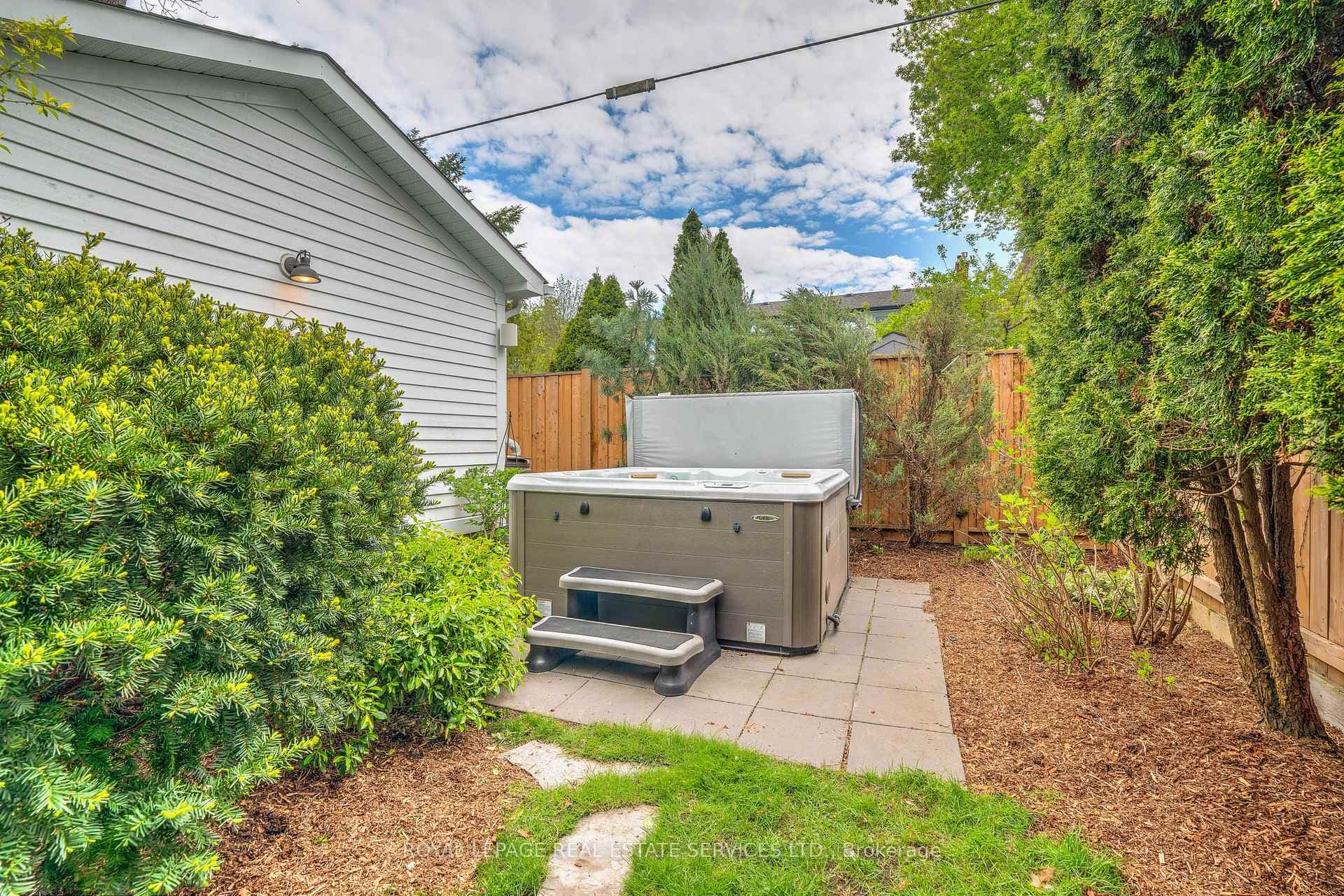 384 Pine Avenue photo 39