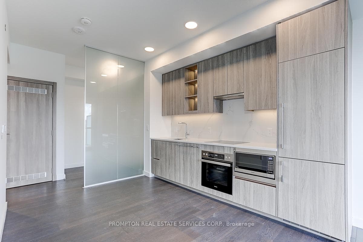 25 Mcmahon Drive Unit 1108 photo 16
