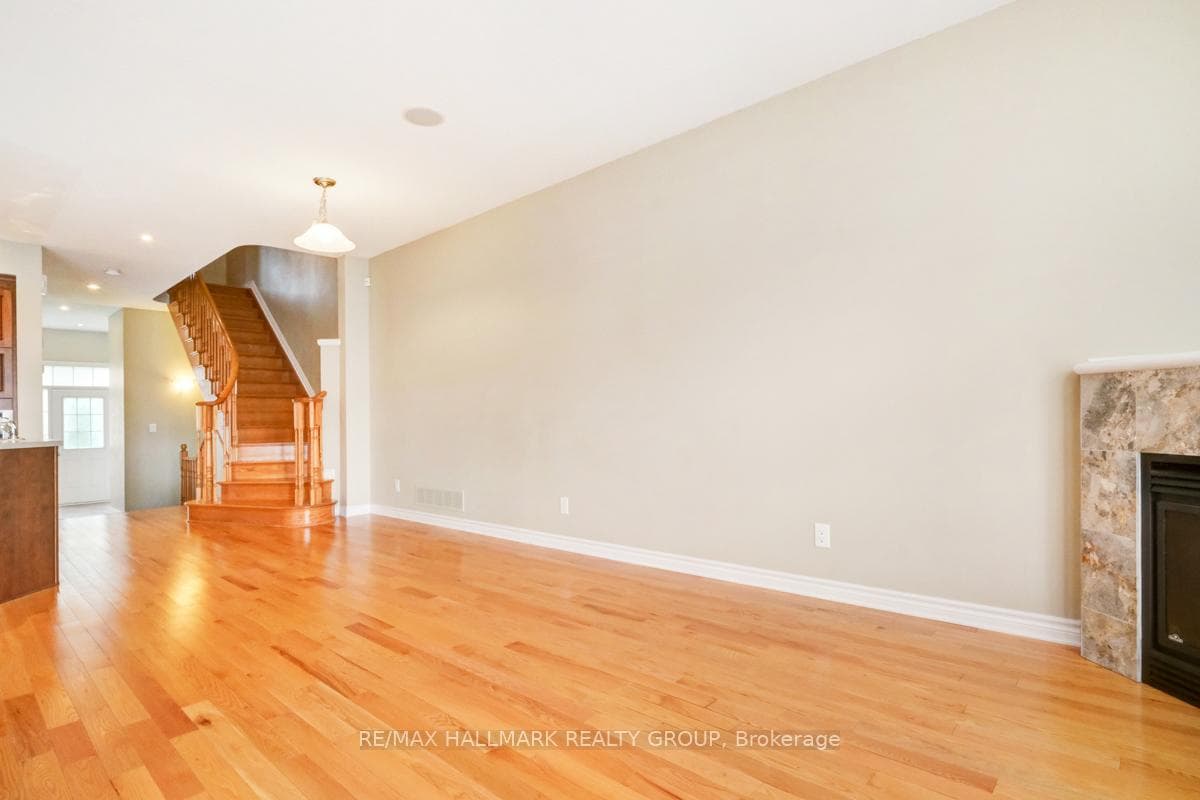 314 Kingbrook Drive photo 8