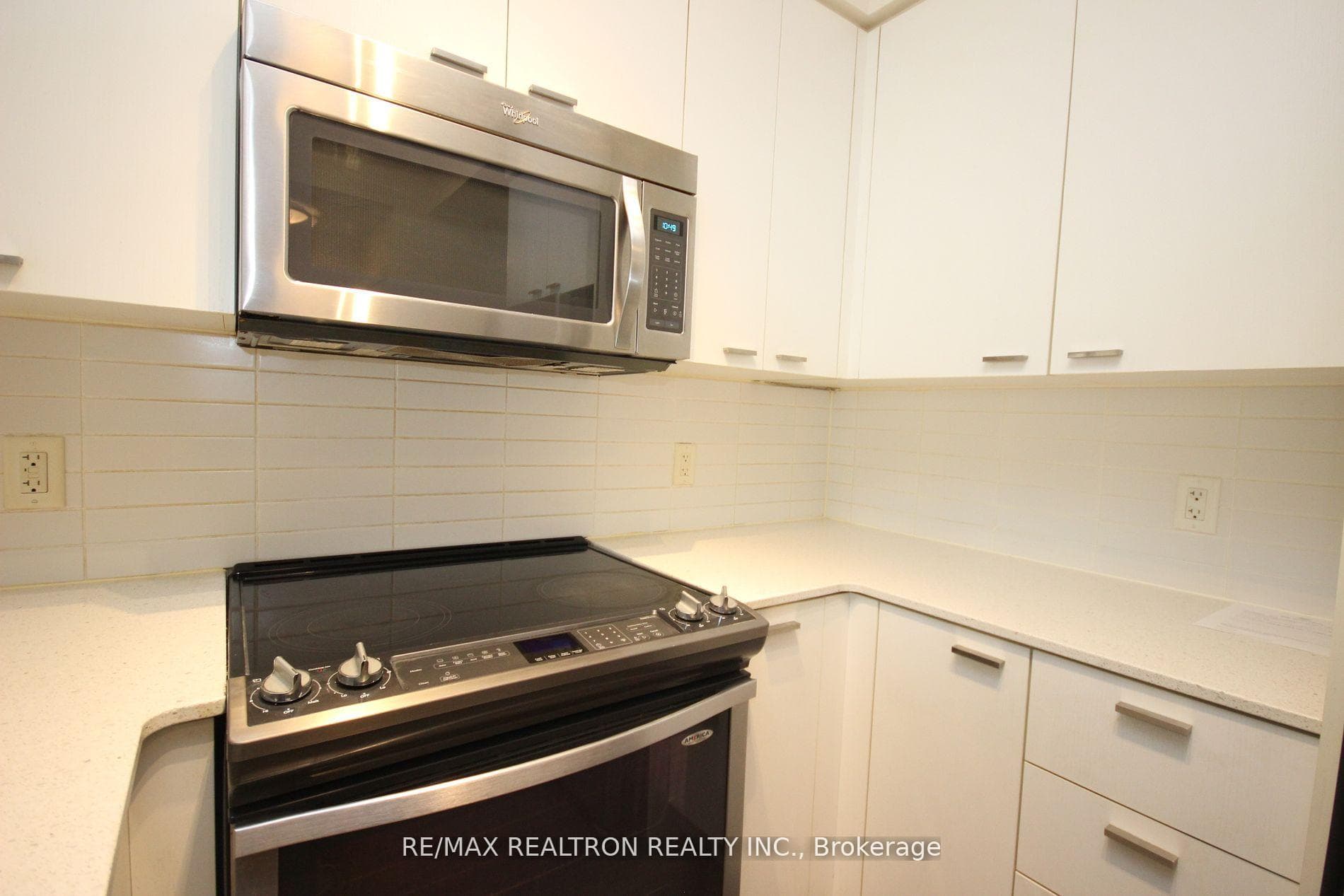30 Roehampton Avenue Unit 315 photo 10