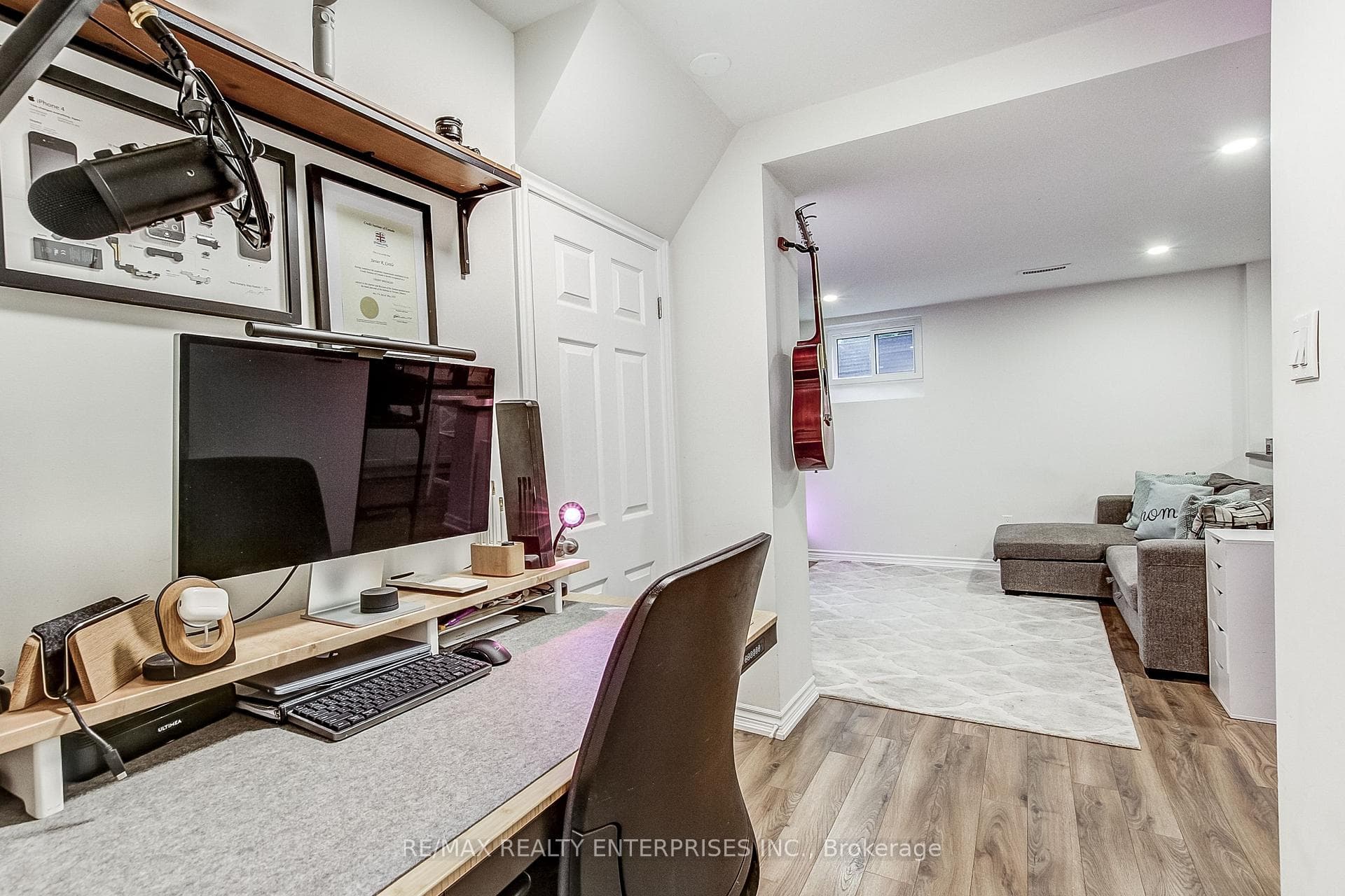 1306 Guelph Line Unit 2 photo 31